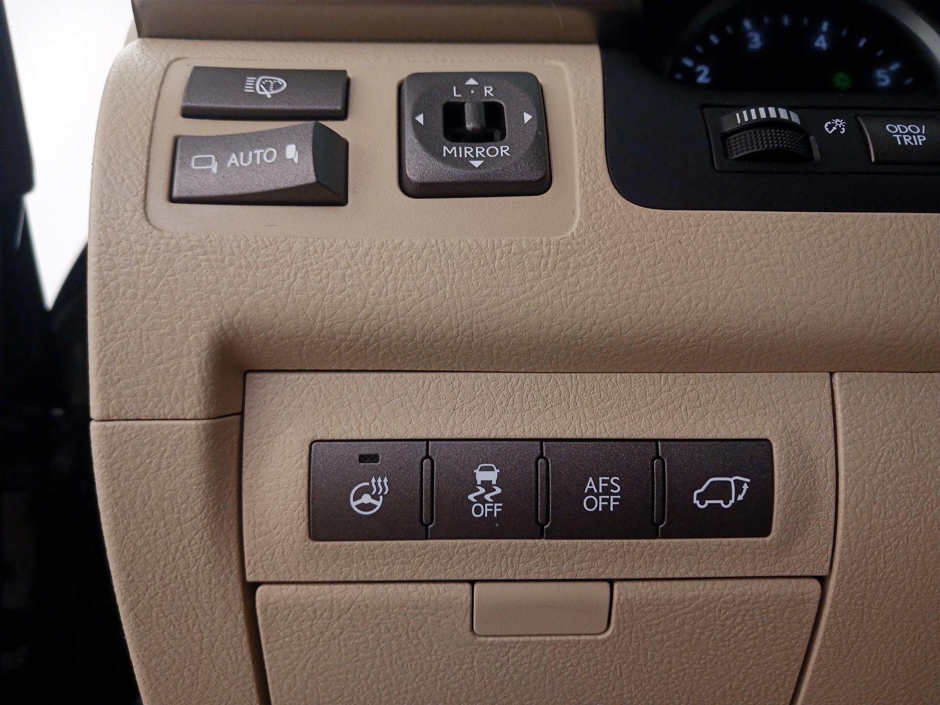 Thumbnail: 2015 Lexus LX - 13