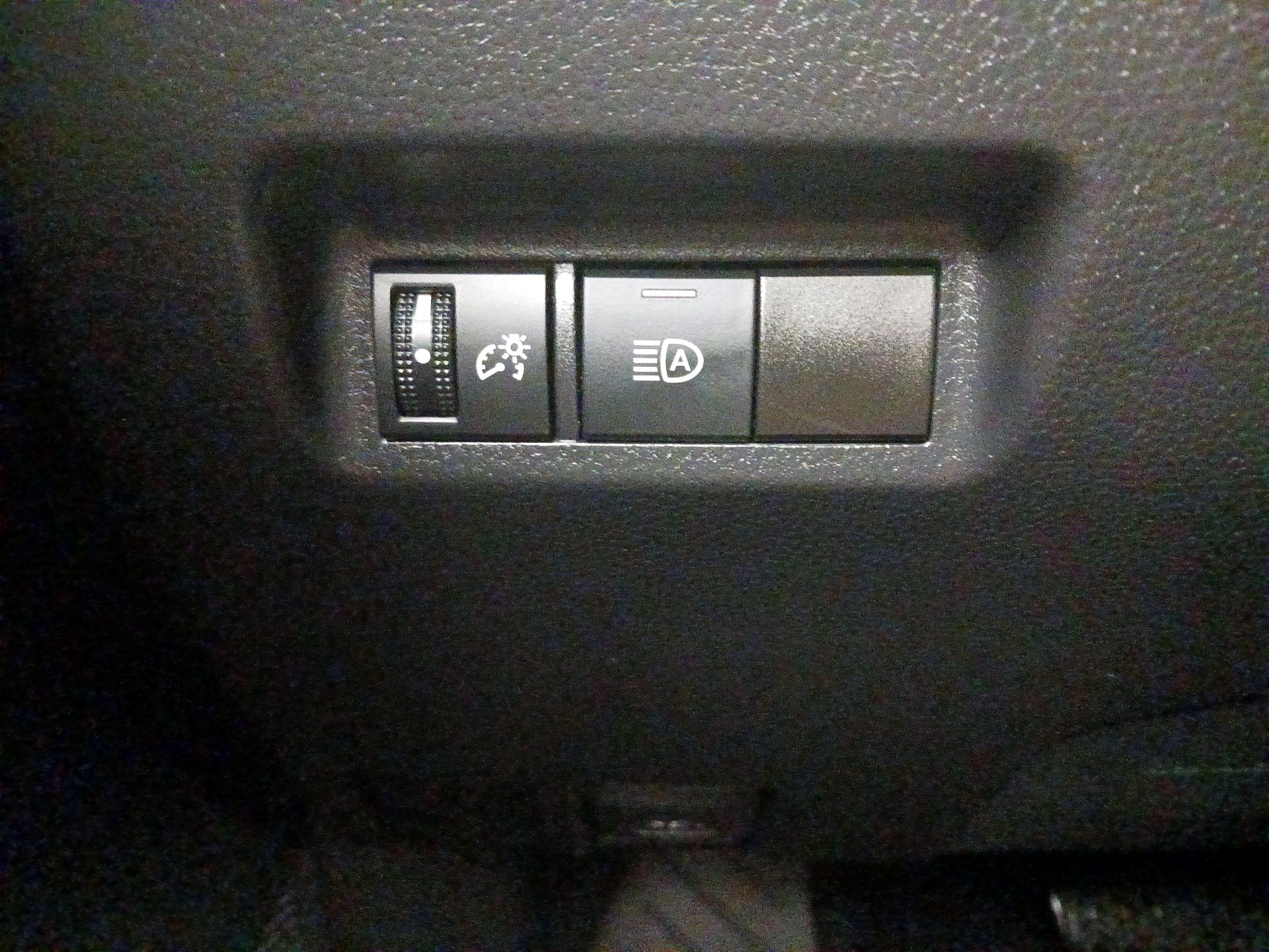 Thumbnail: 2019 Toyota RAV4 - 13