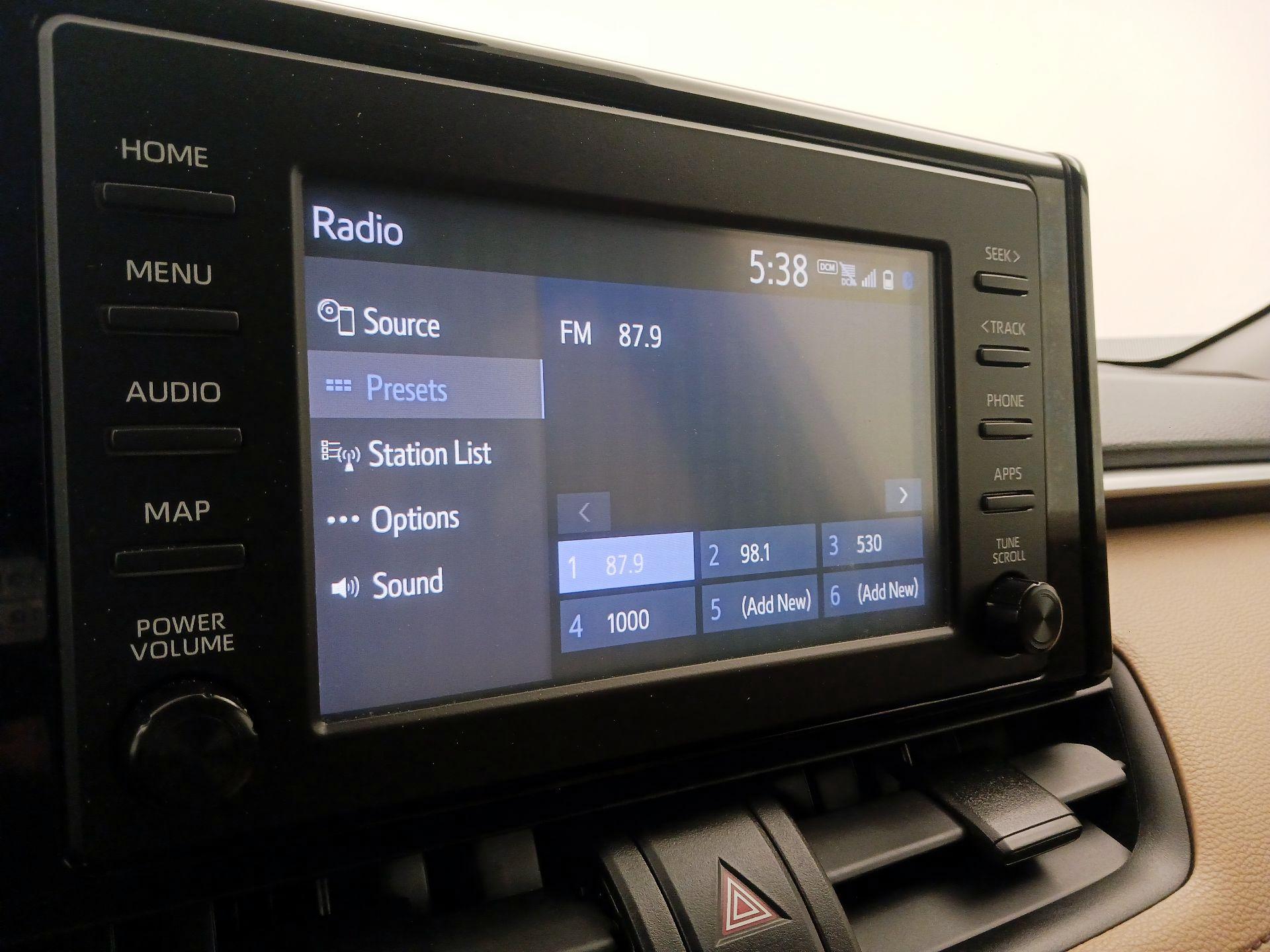 Thumbnail: 2019 Toyota RAV4 - 15