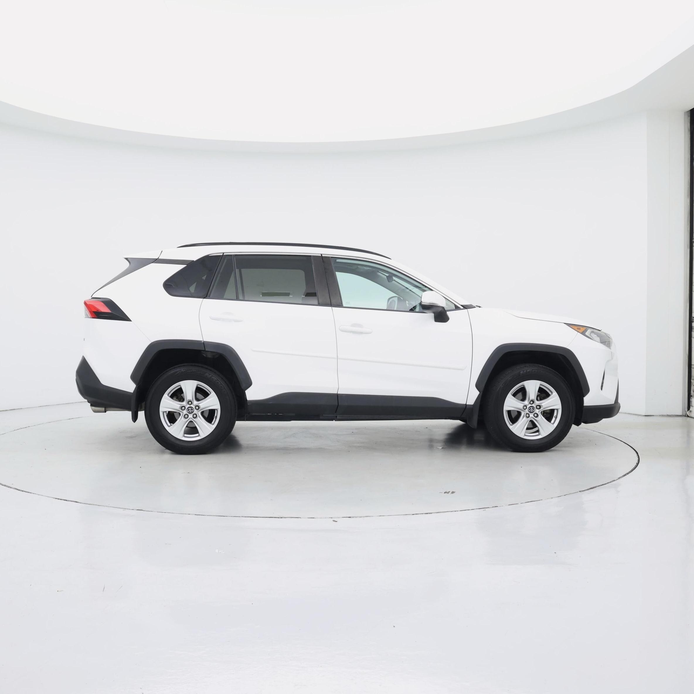 Thumbnail: 2019 Toyota RAV4 - 7