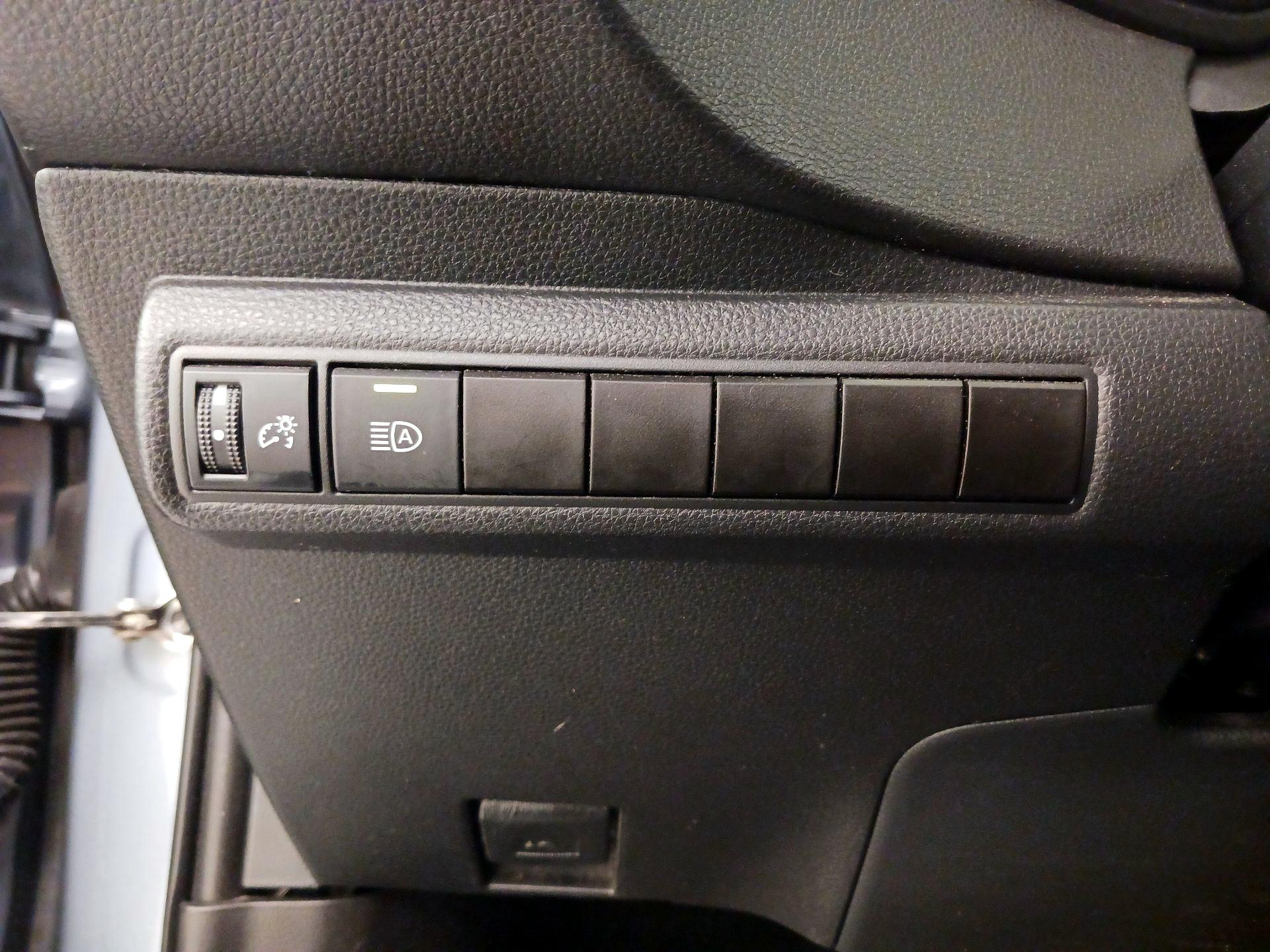 Thumbnail: 2021 Toyota Corolla - 13