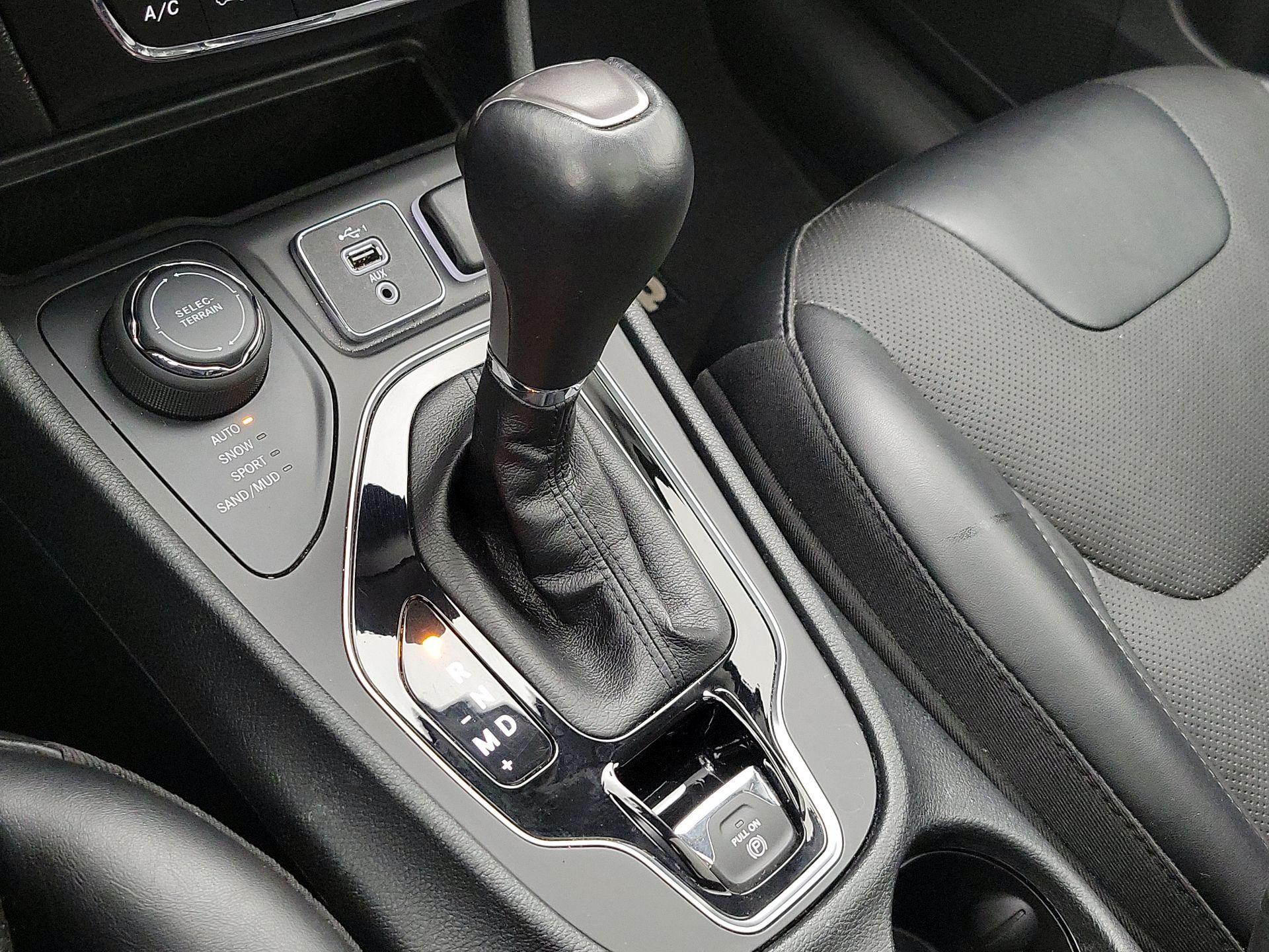 Thumbnail: 2022 Jeep Cherokee - 17