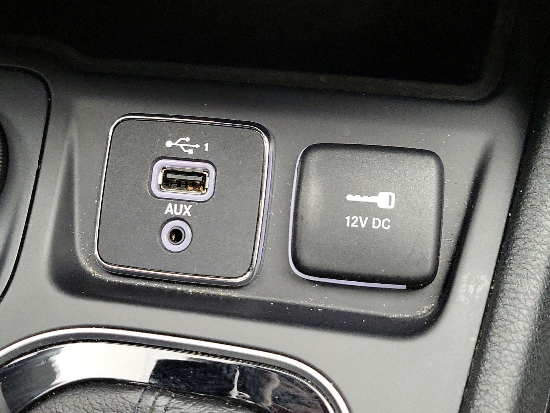 Thumbnail: 2022 Jeep Cherokee - 18