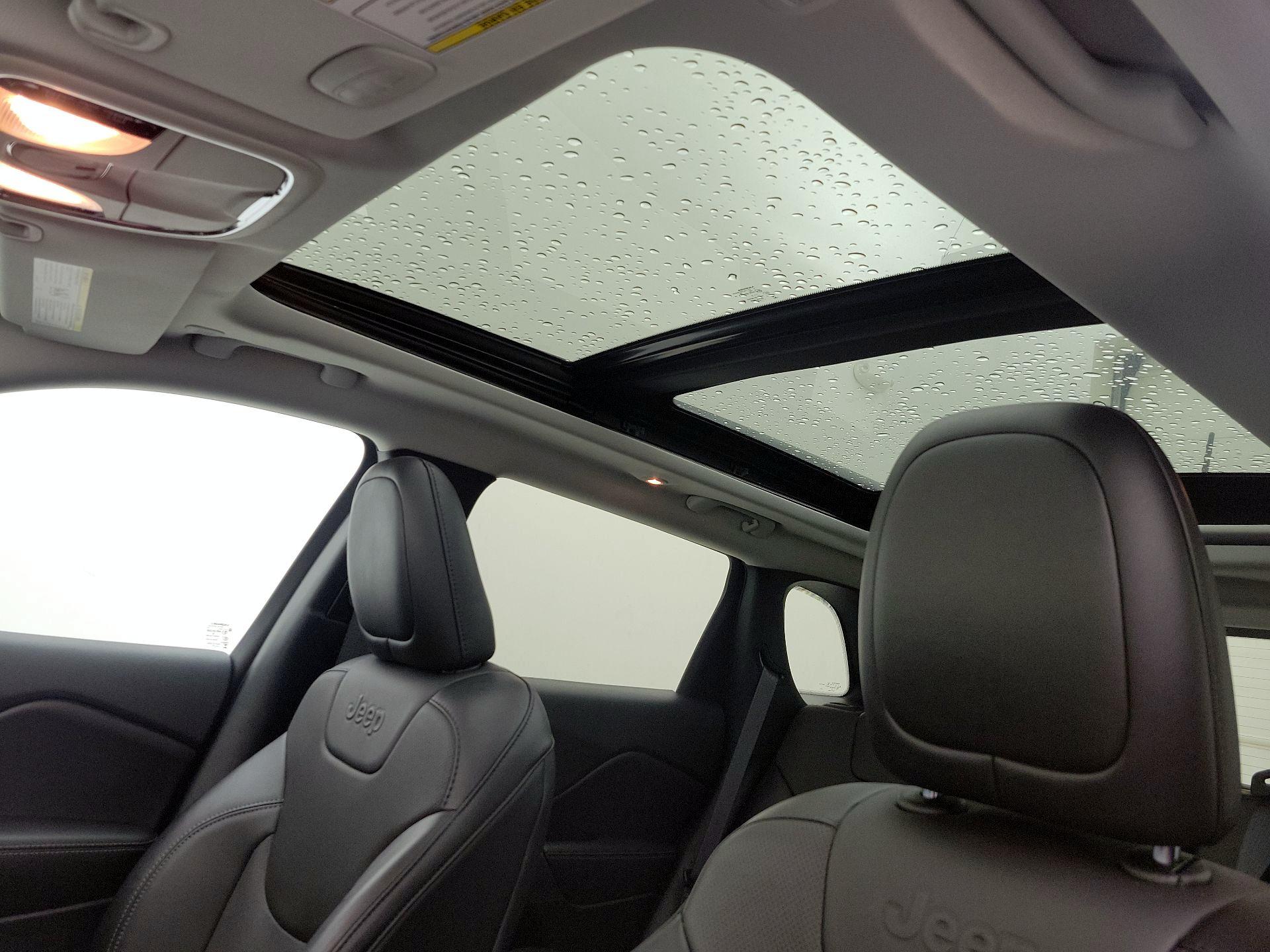 Thumbnail: 2022 Jeep Cherokee - 19