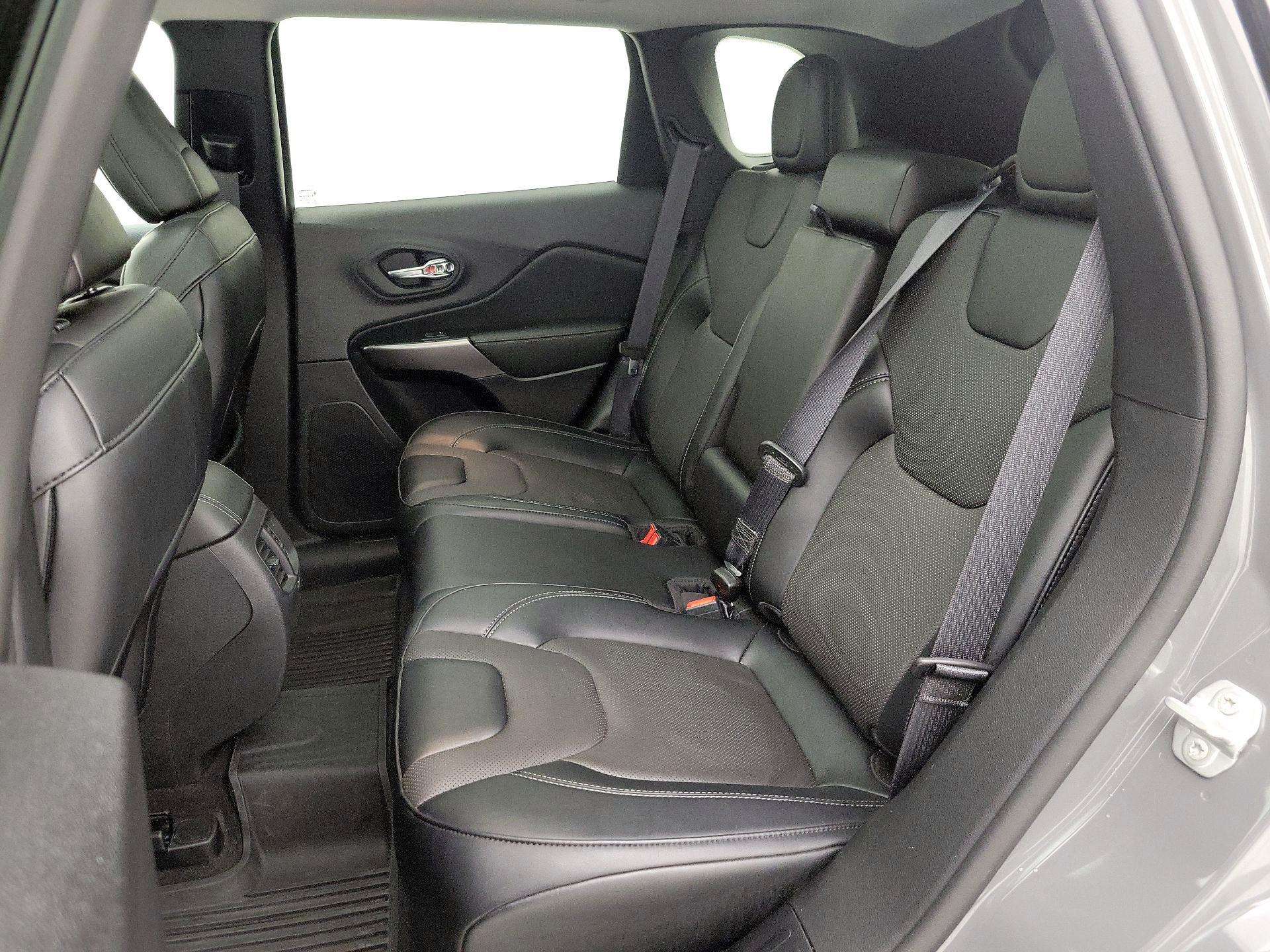 Thumbnail: 2022 Jeep Cherokee - 20