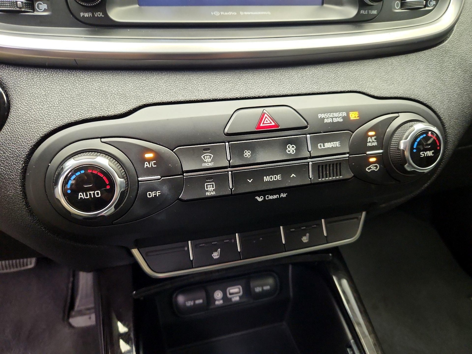 2018 Kia Sorento EX - Photo 17