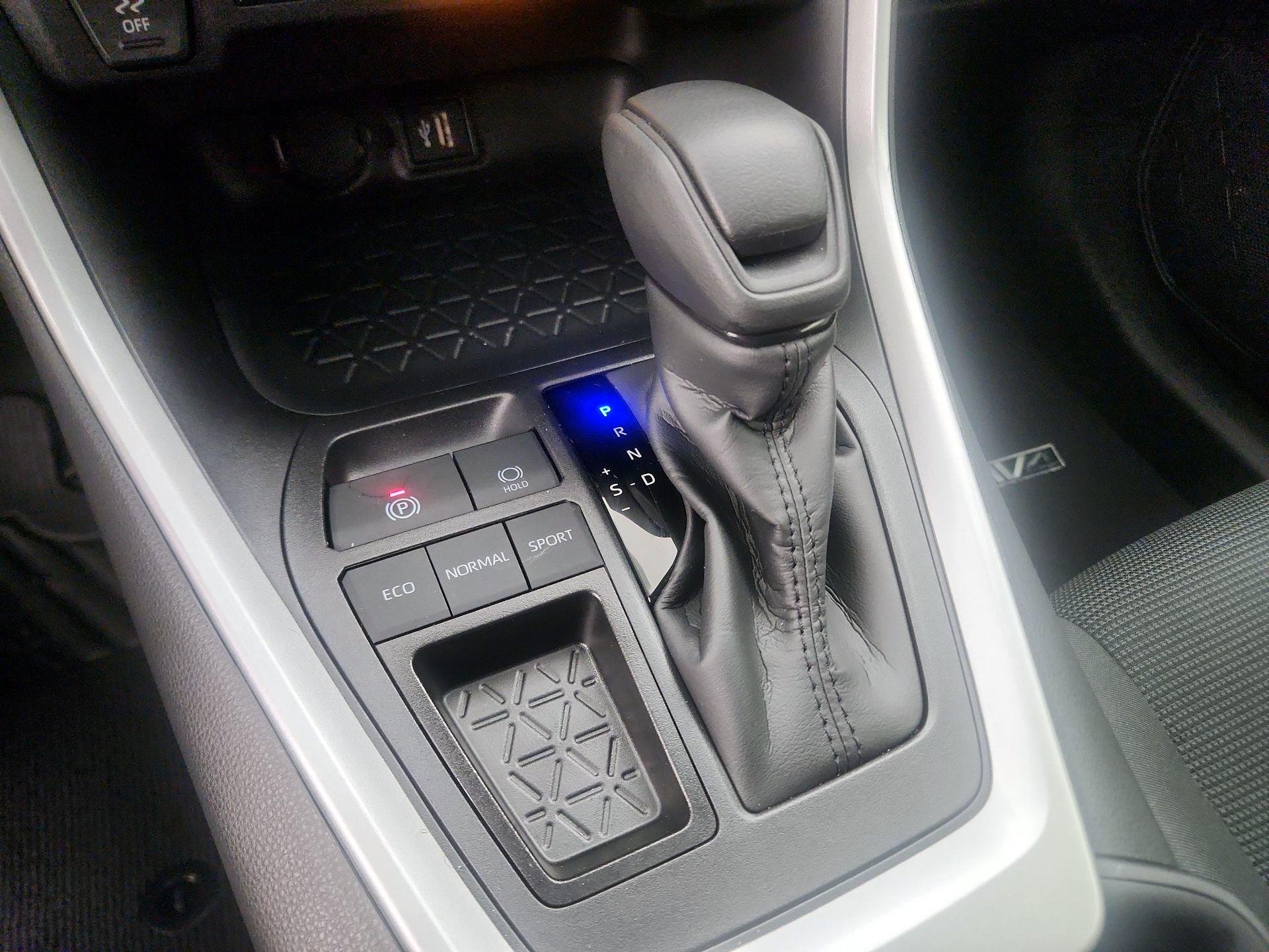 Thumbnail: 2025 Toyota RAV4 - 17