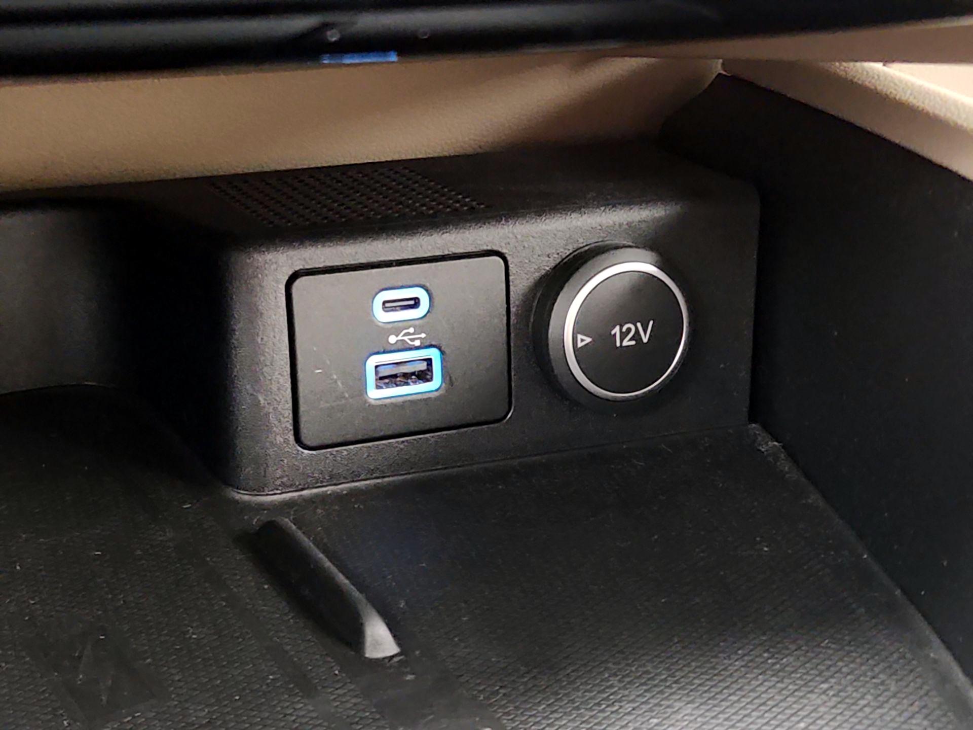 Thumbnail: 2021 Ford Escape - 19