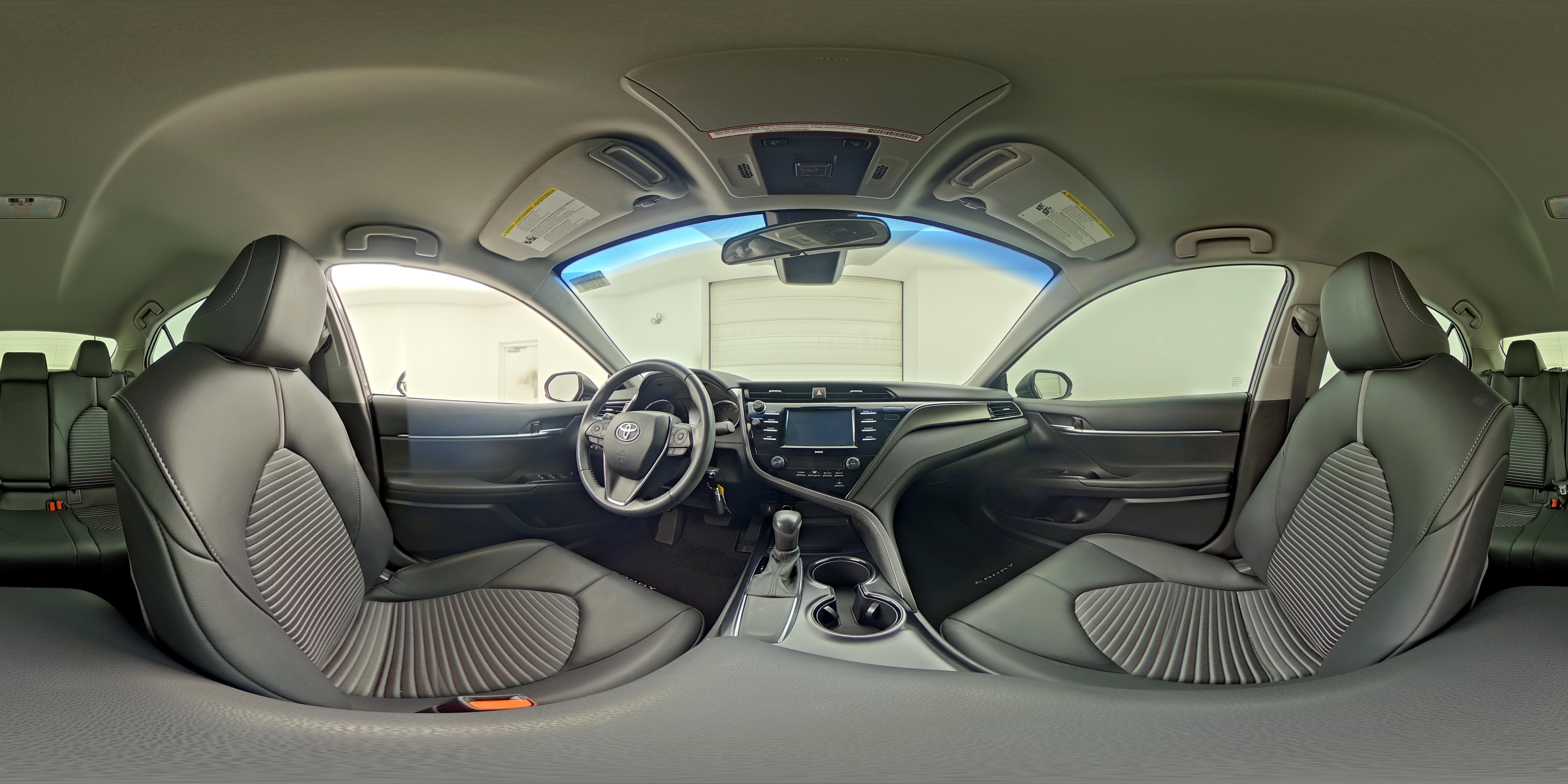2020 Toyota Camry SE - Photo 24