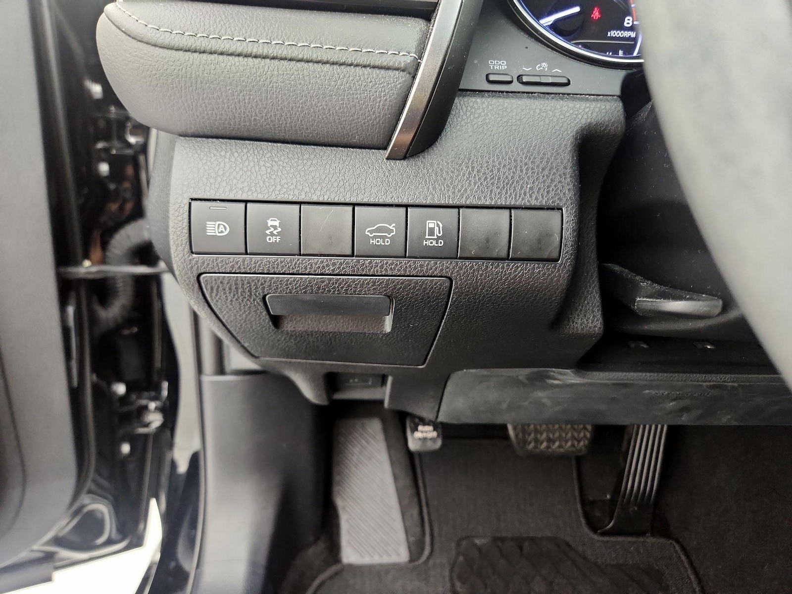 2020 Toyota Camry SE - Photo 14