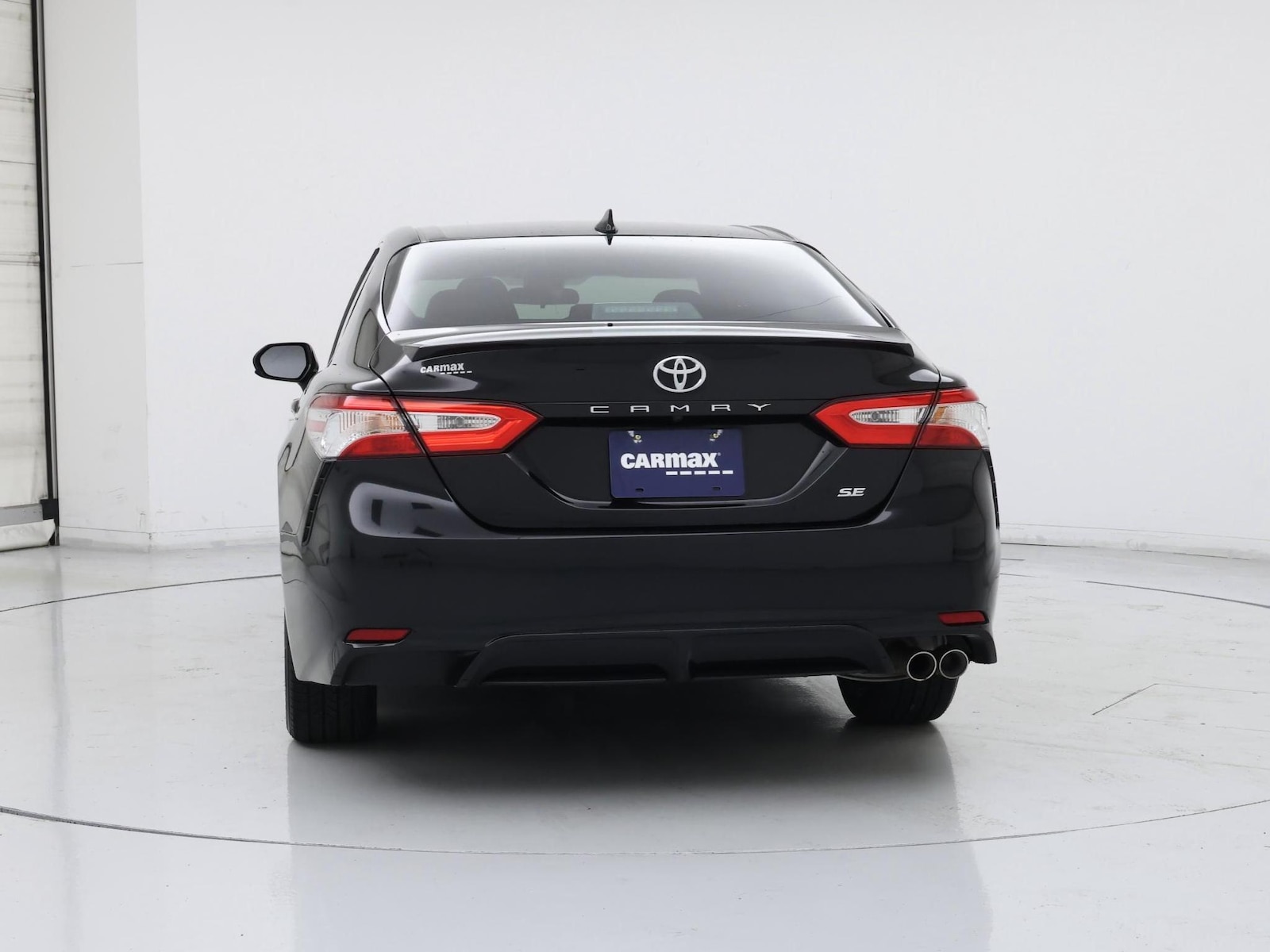 2020 Toyota Camry SE - Photo 7