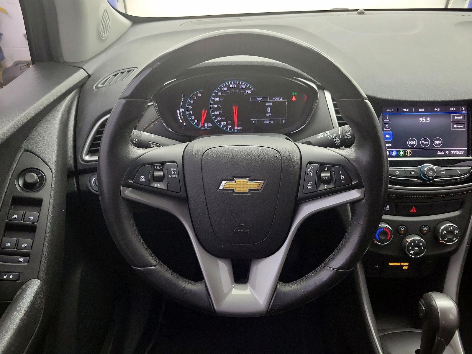 2022 Chevrolet Trax LT - Photo 11