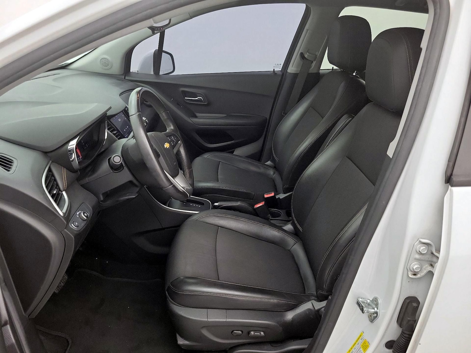2022 Chevrolet Trax LT - Photo 12