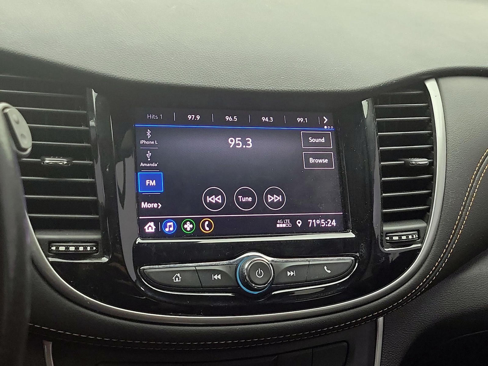 2022 Chevrolet Trax LT - Photo 16
