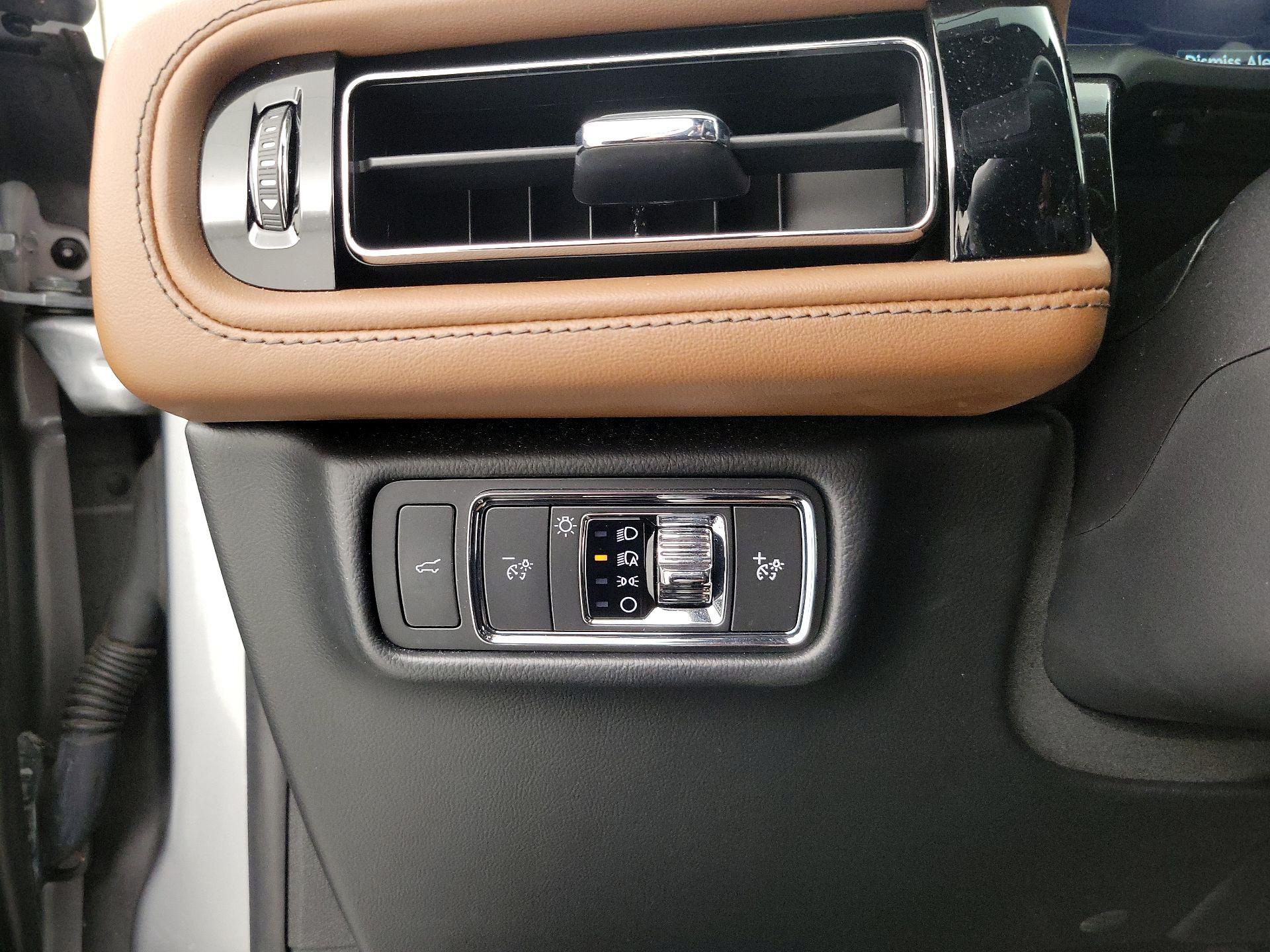 Thumbnail: 2023 Lincoln Aviator - 13