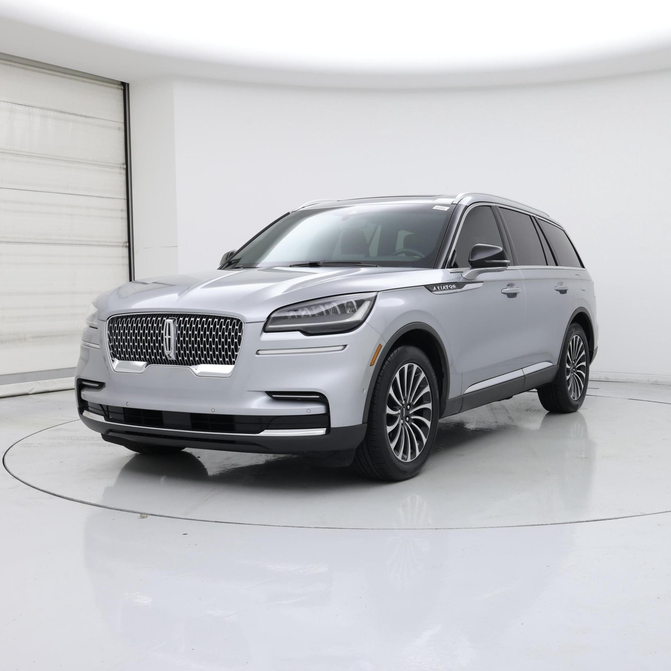 Thumbnail: 2023 Lincoln Aviator - 4