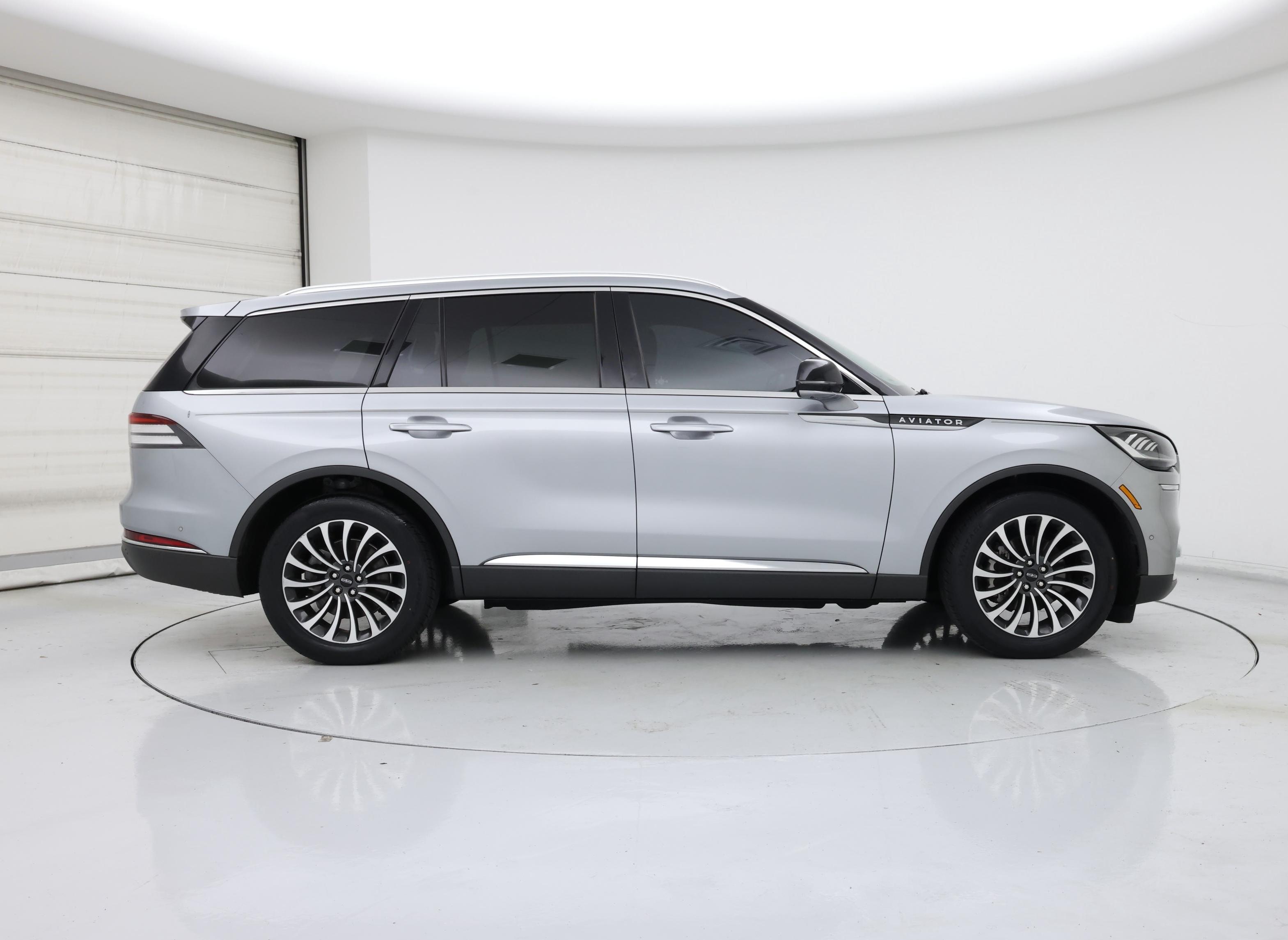 Thumbnail: 2023 Lincoln Aviator - 7