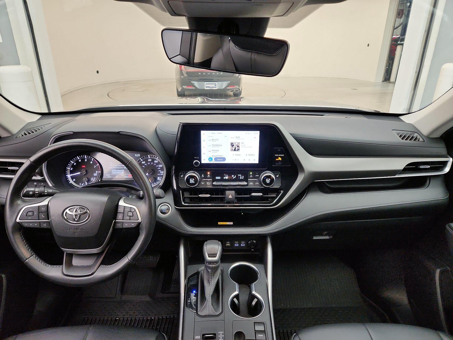 Thumbnail: 2024 Toyota Highlander - 9