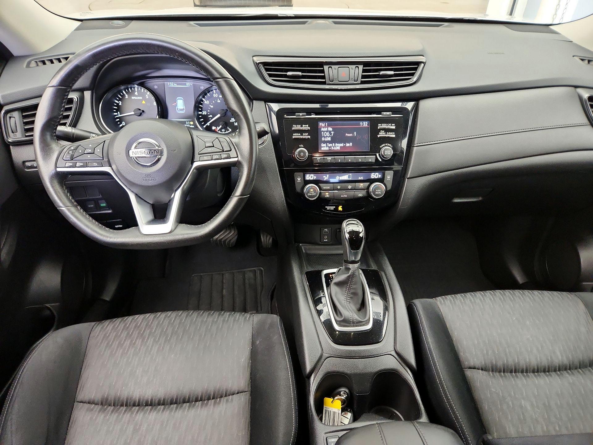 Thumbnail: 2017 Nissan Rogue - 9