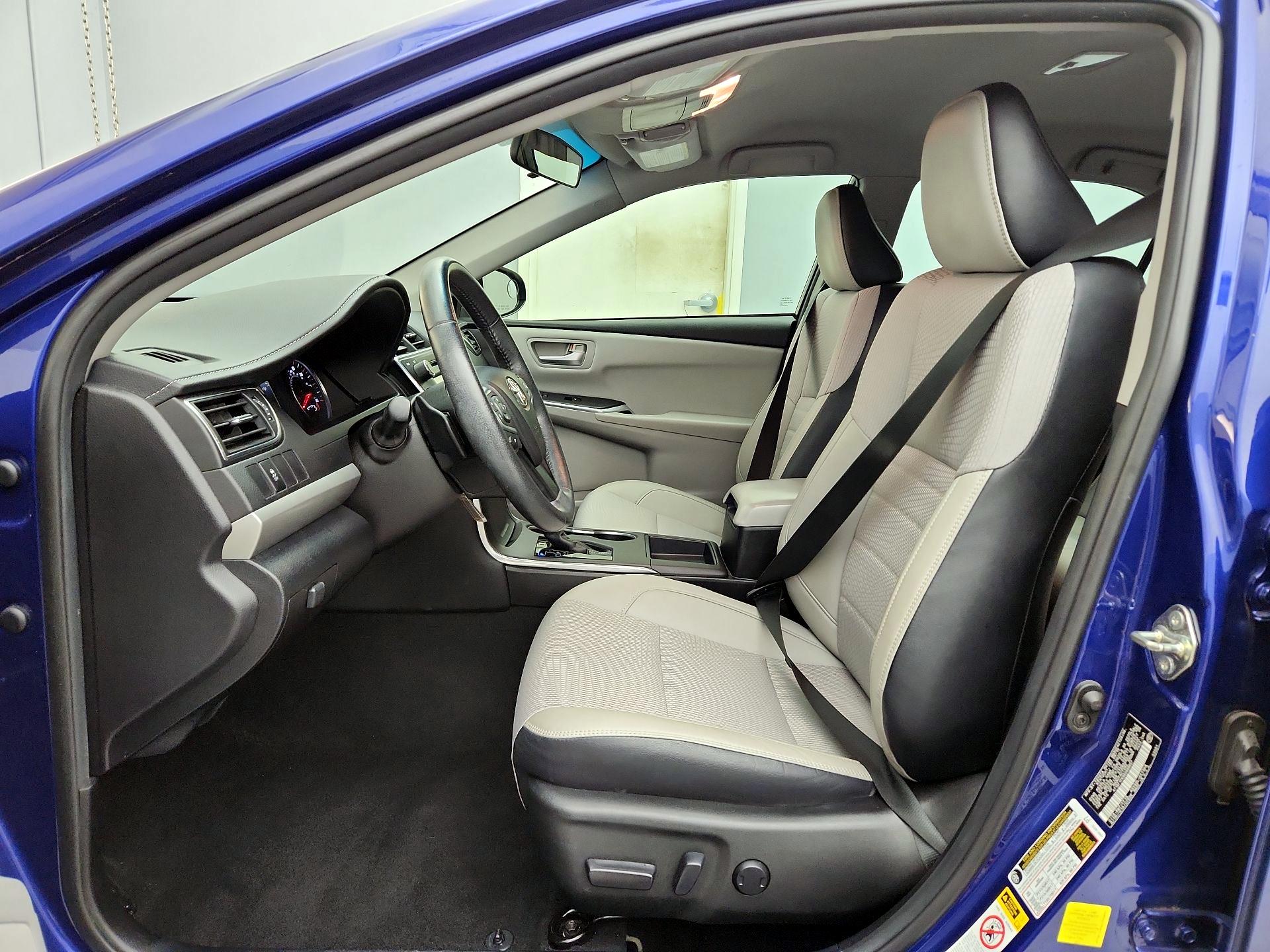 Thumbnail: 2016 Toyota Camry - 11