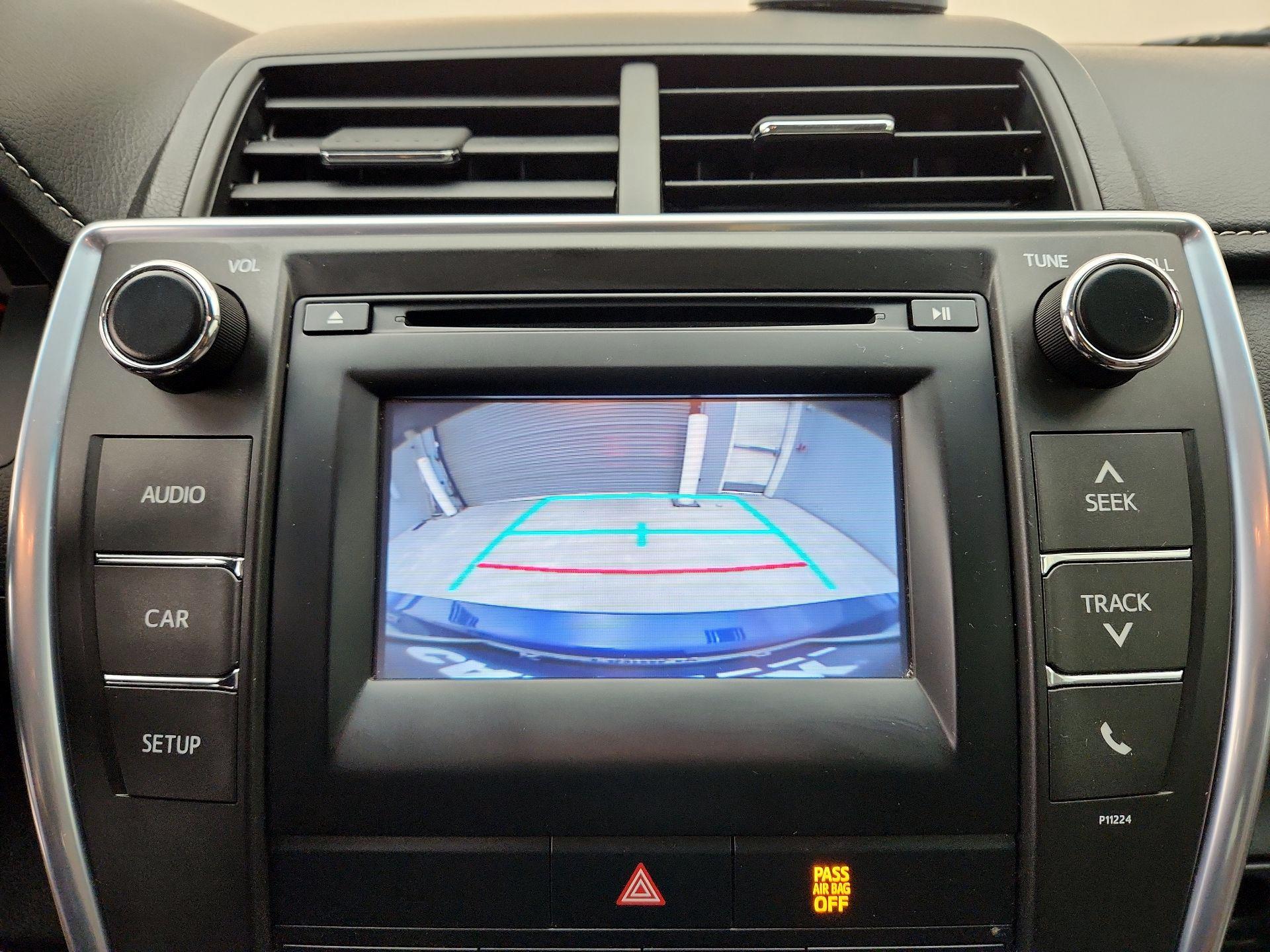 Thumbnail: 2016 Toyota Camry - 14