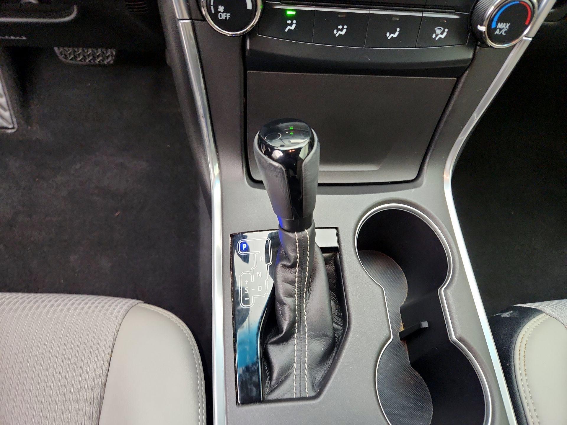 Thumbnail: 2016 Toyota Camry - 17