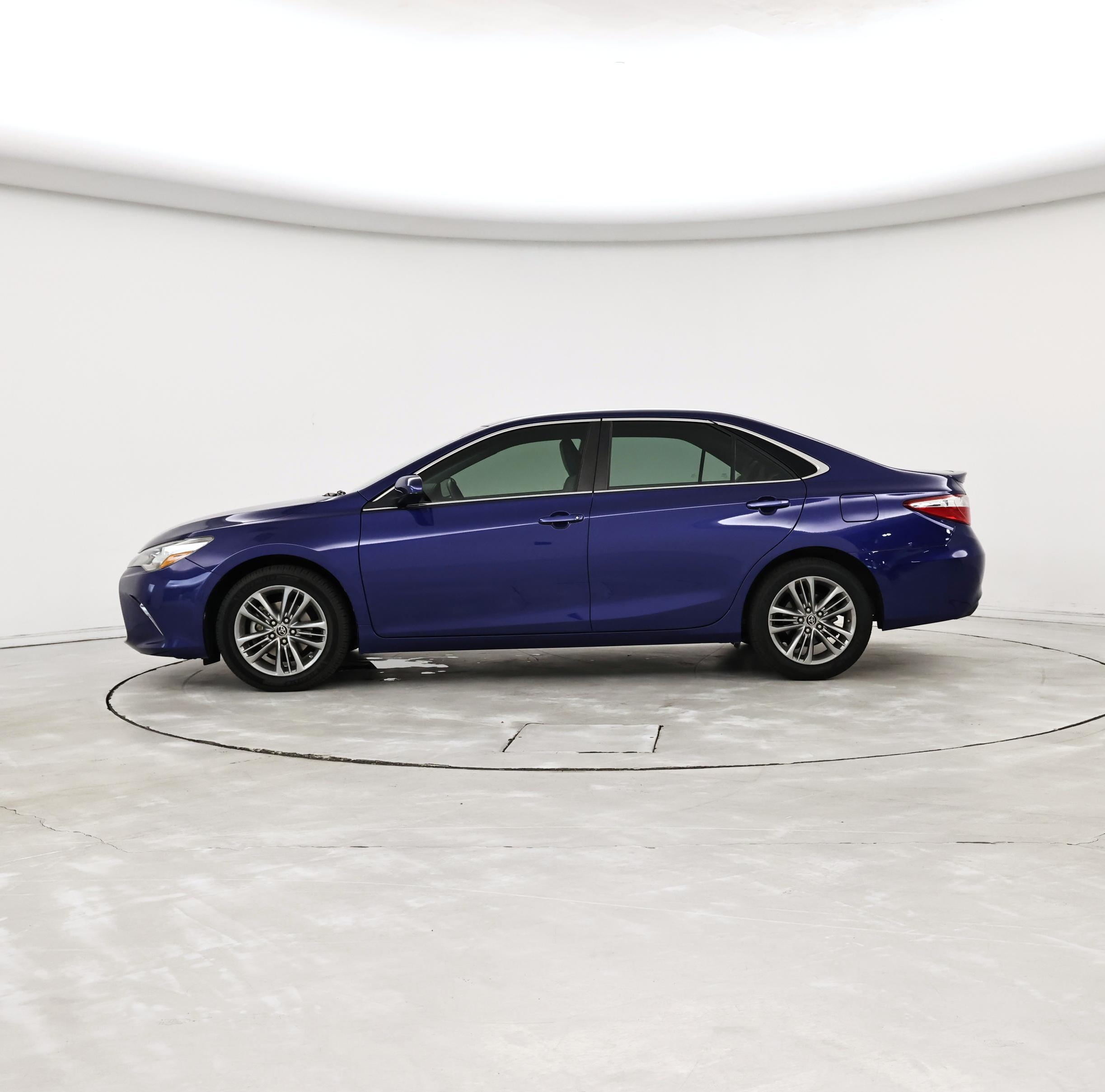 Thumbnail: 2016 Toyota Camry - 3