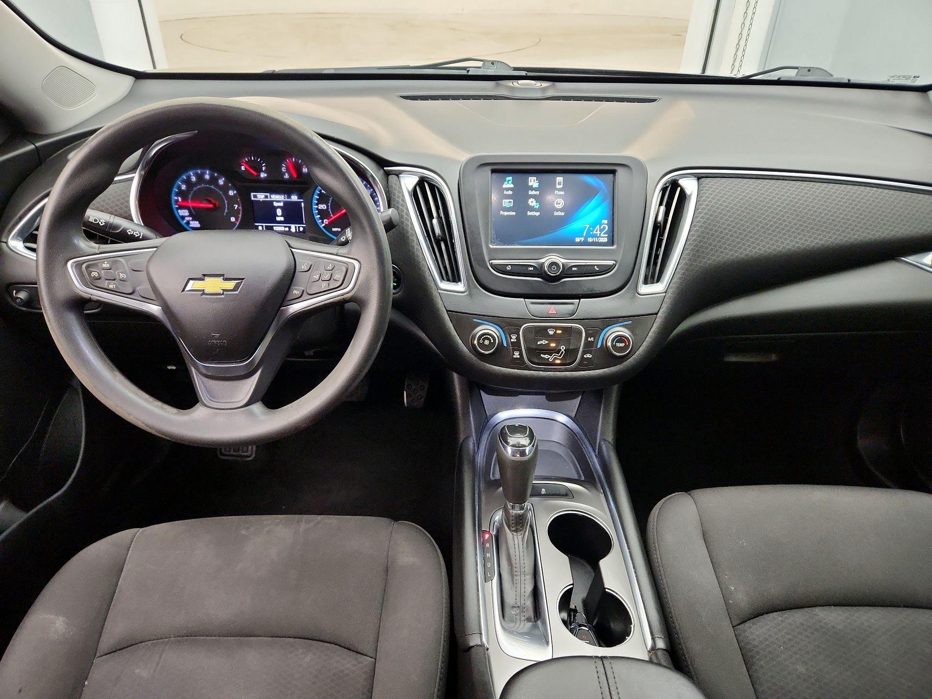 Thumbnail: 2018 Chevrolet Malibu - 9