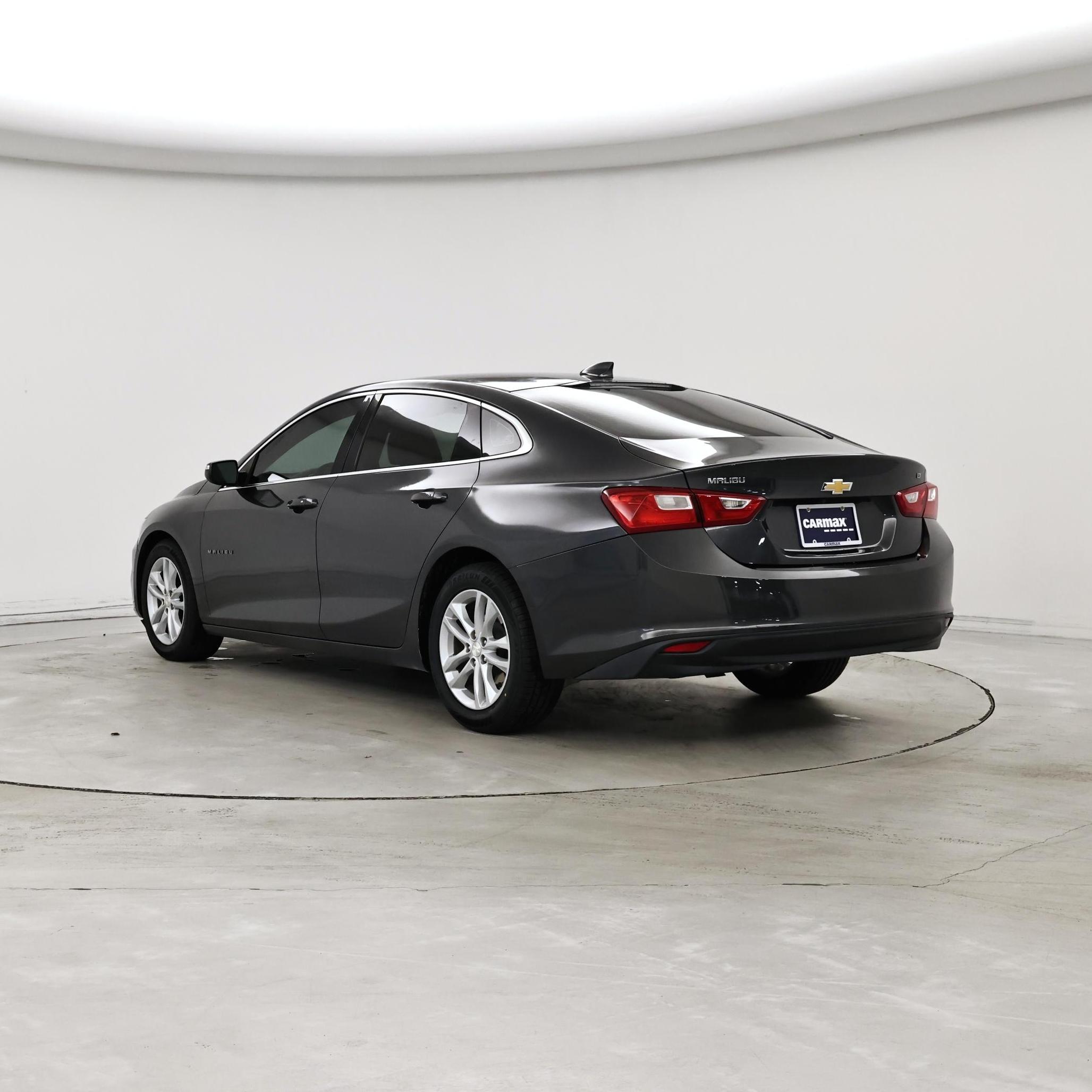 Thumbnail: 2018 Chevrolet Malibu - 2