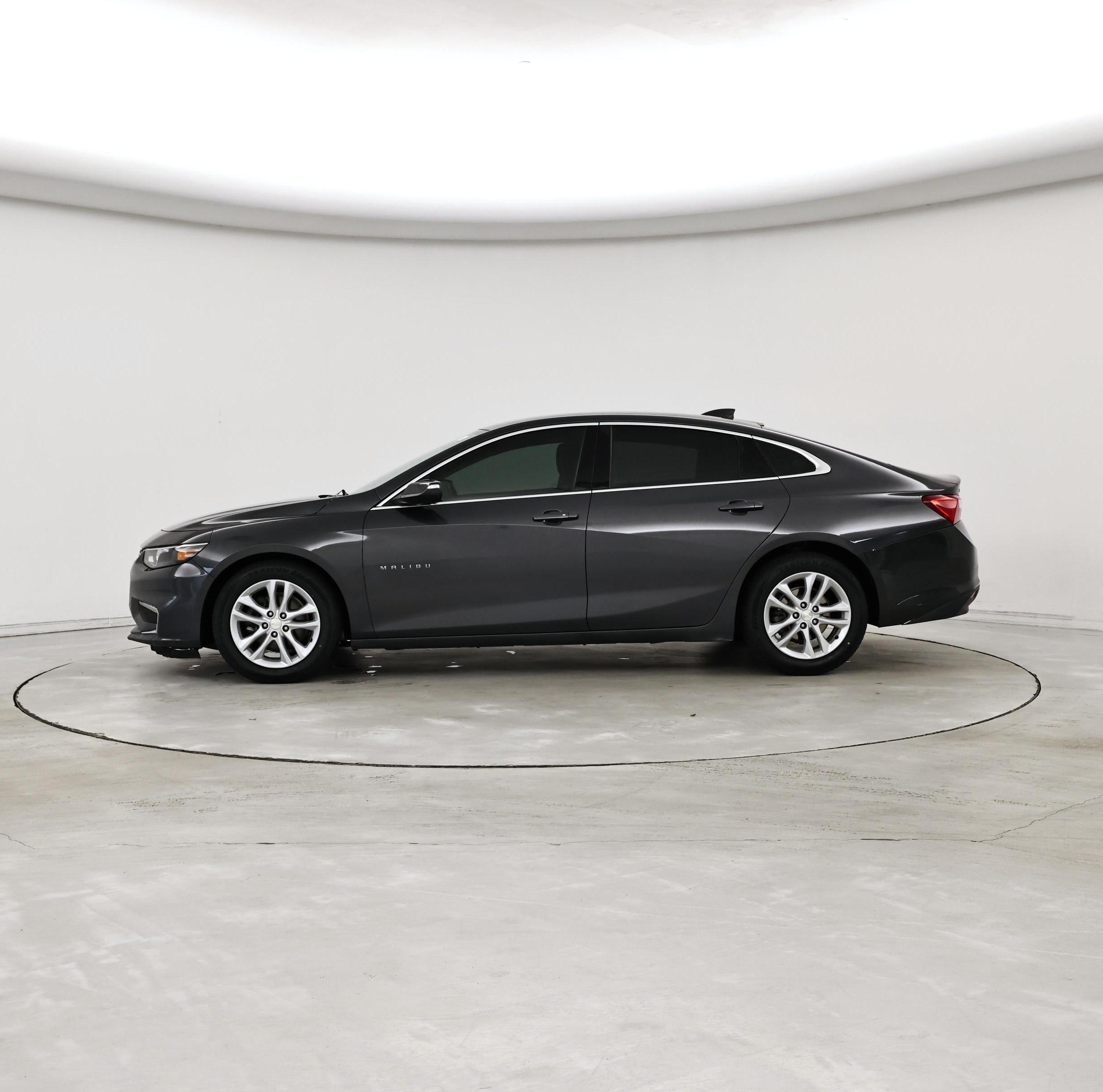 Thumbnail: 2018 Chevrolet Malibu - 3