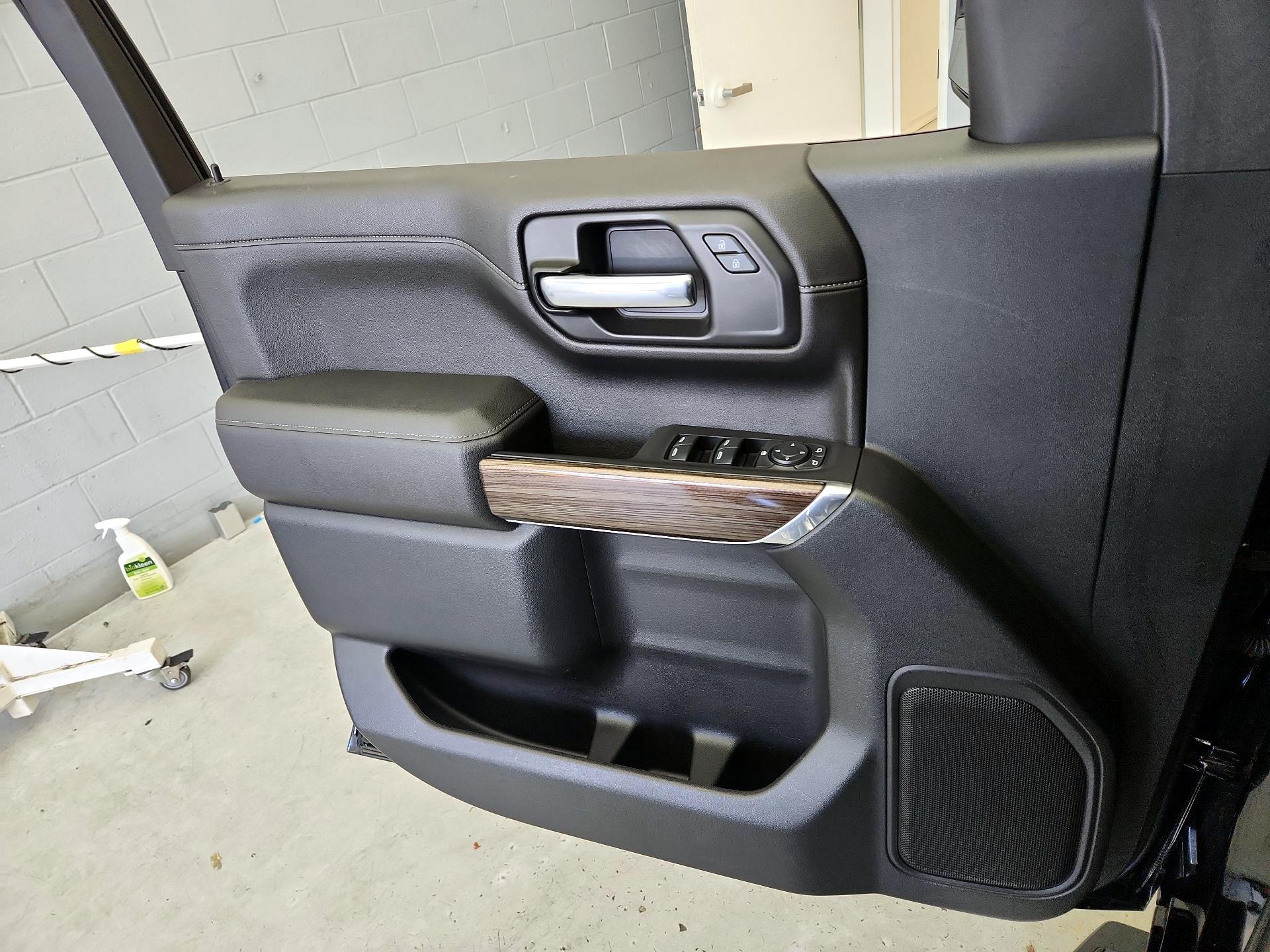 Thumbnail: 2021 Chevrolet Silverado 1500 - 12