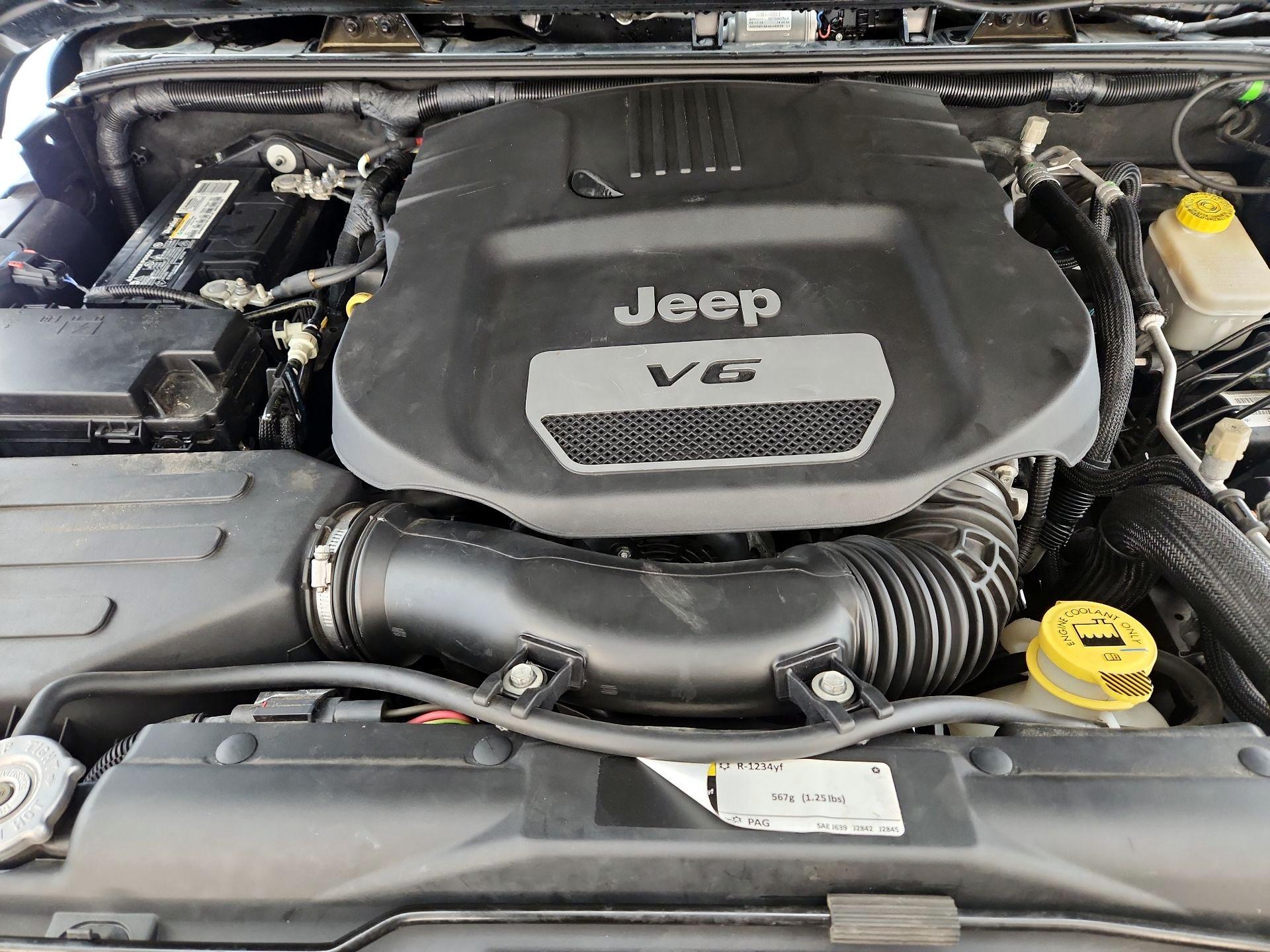 Thumbnail: 2016 Jeep Wrangler - 18
