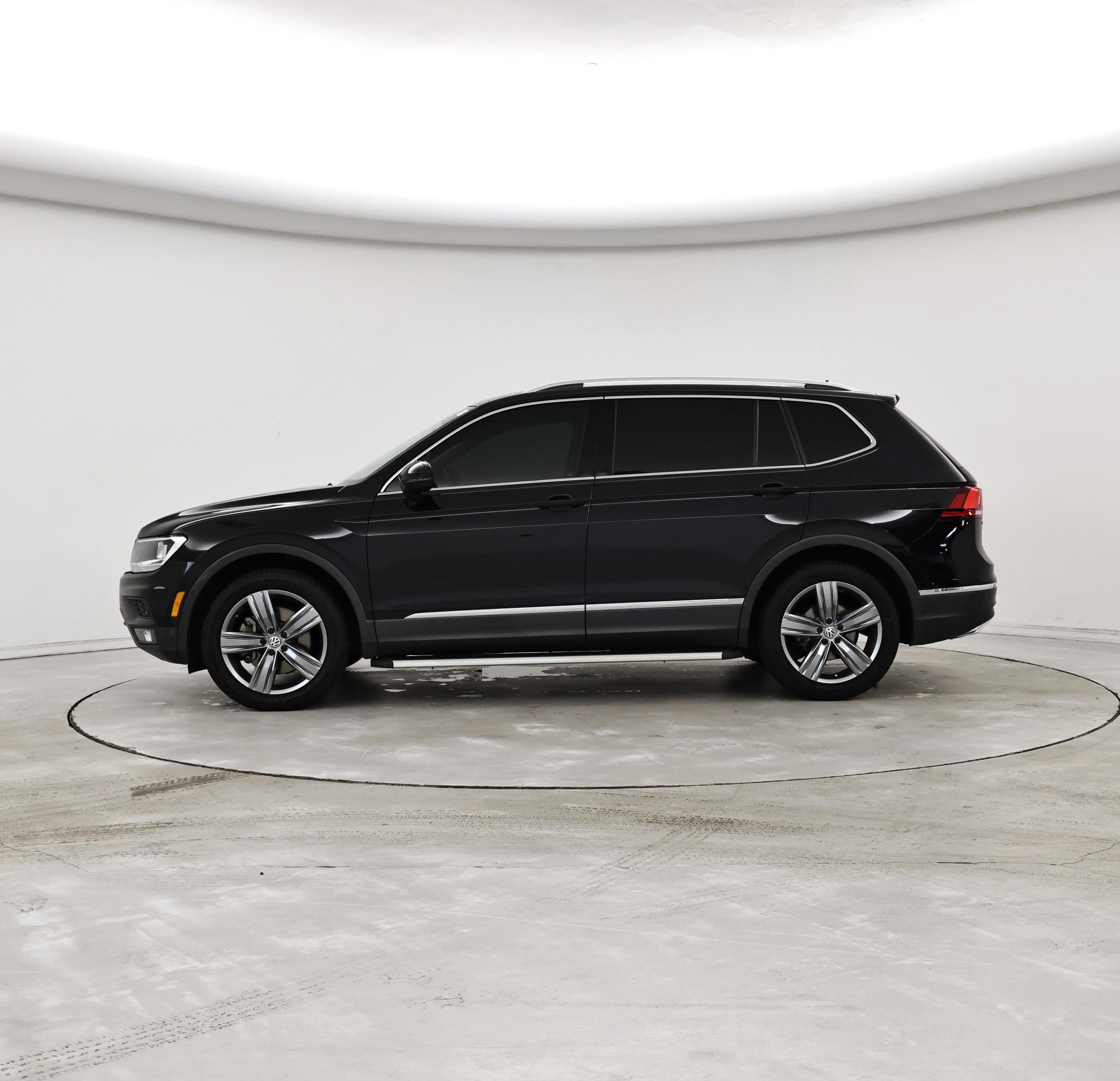 Thumbnail: 2020 Volkswagen Tiguan - 3