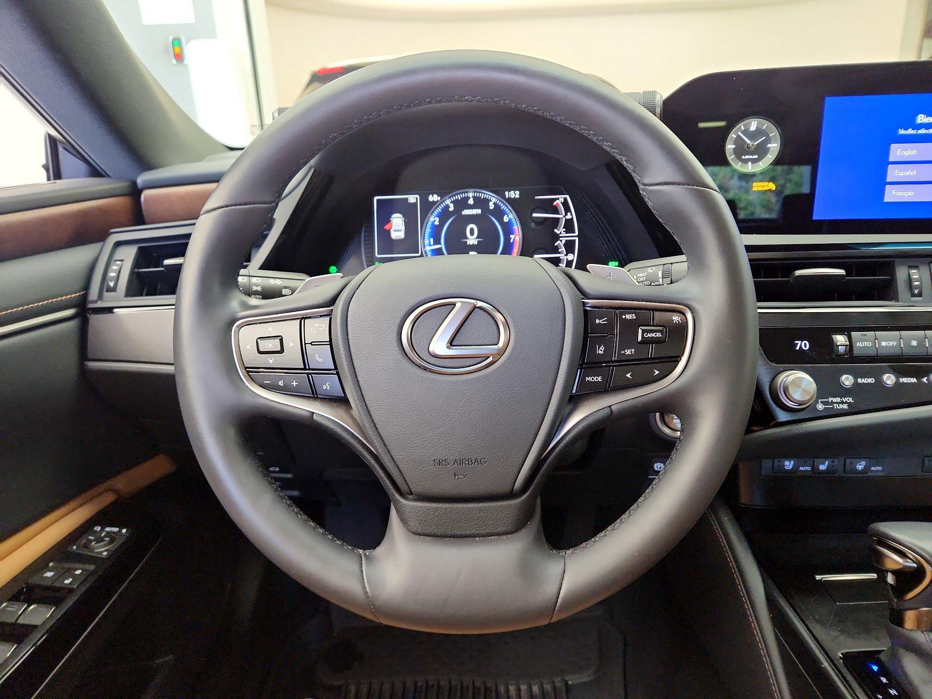 Thumbnail: 2024 Lexus ES - 10