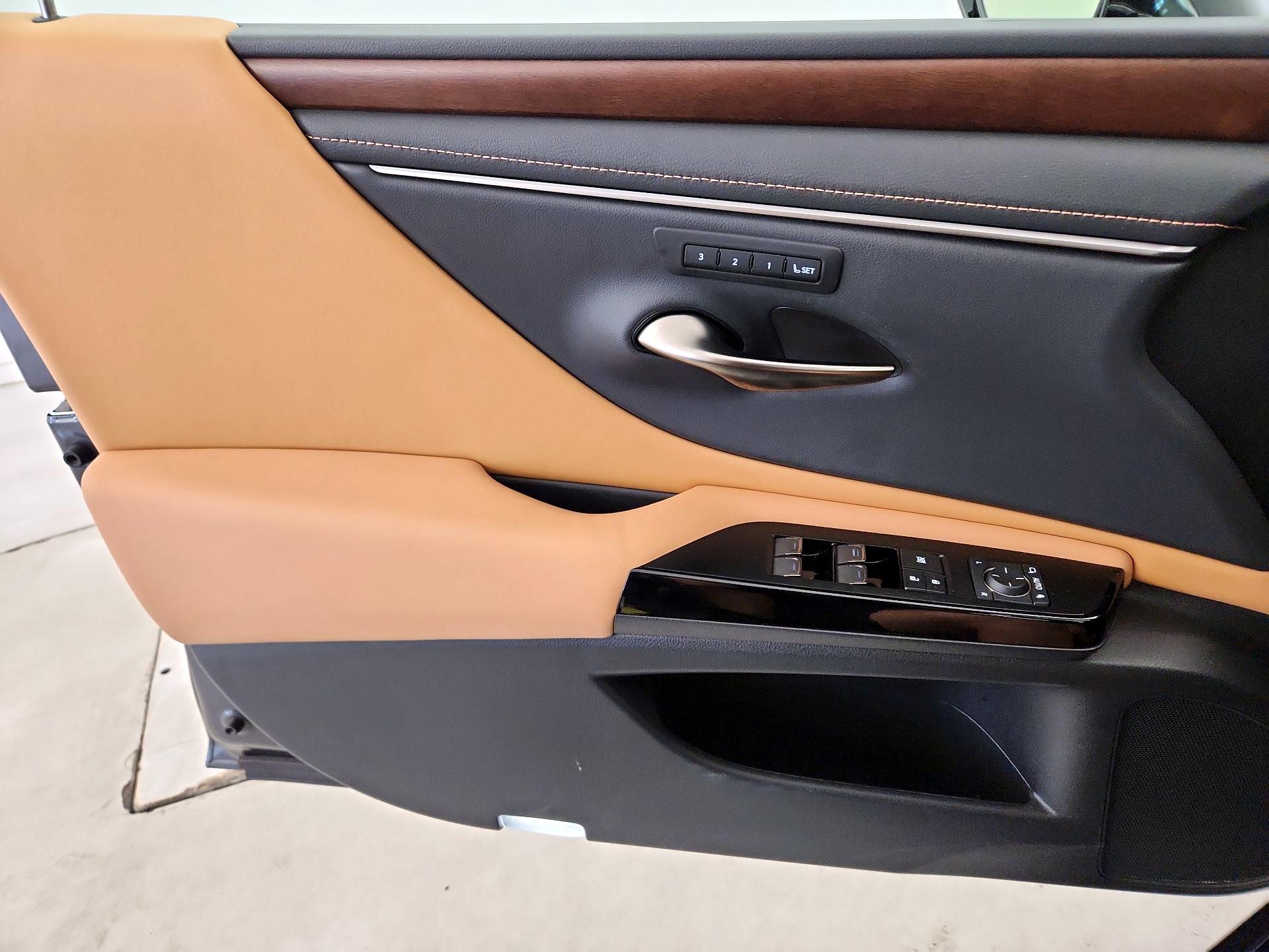 Thumbnail: 2024 Lexus ES - 12