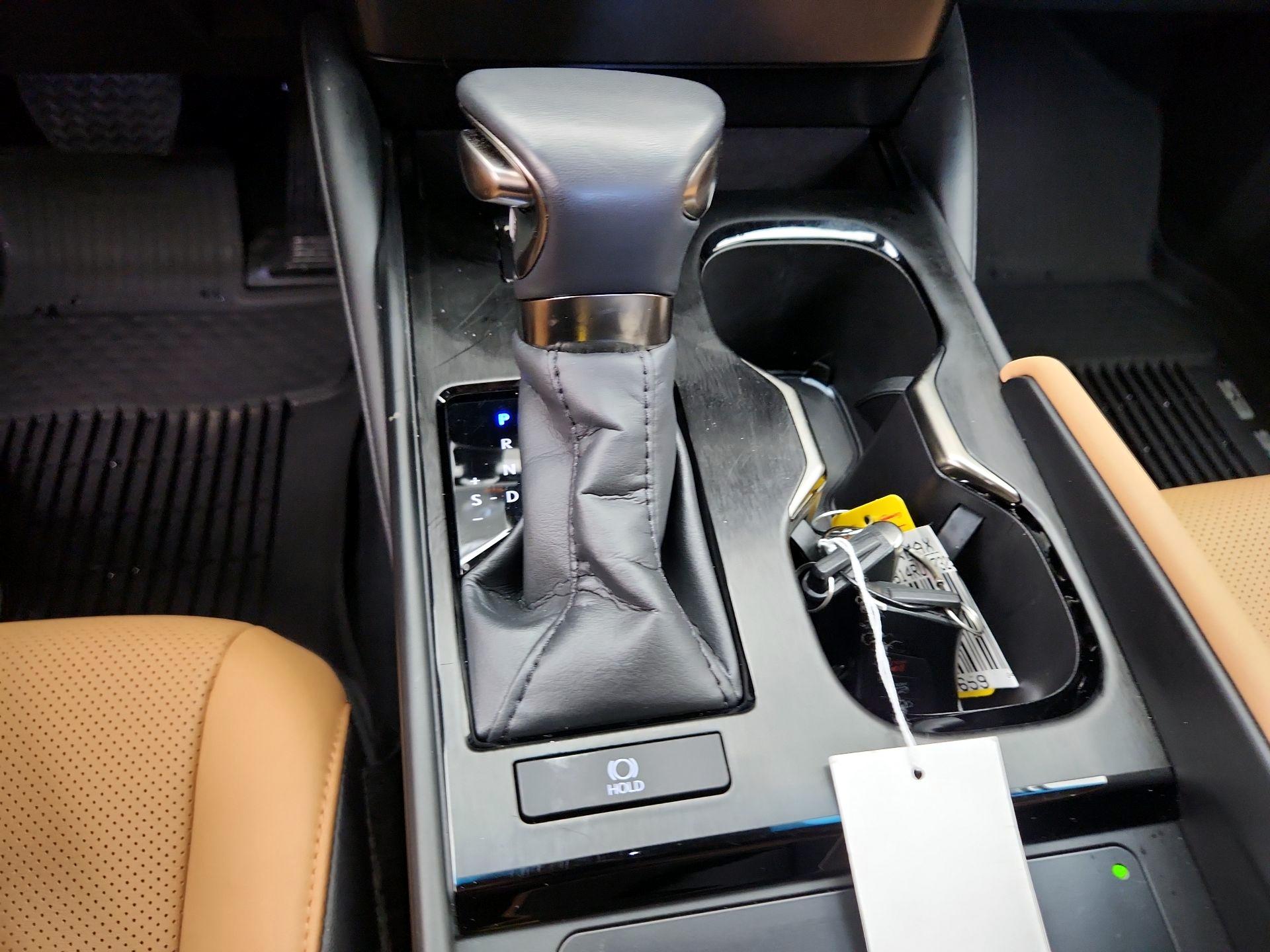 Thumbnail: 2024 Lexus ES - 17