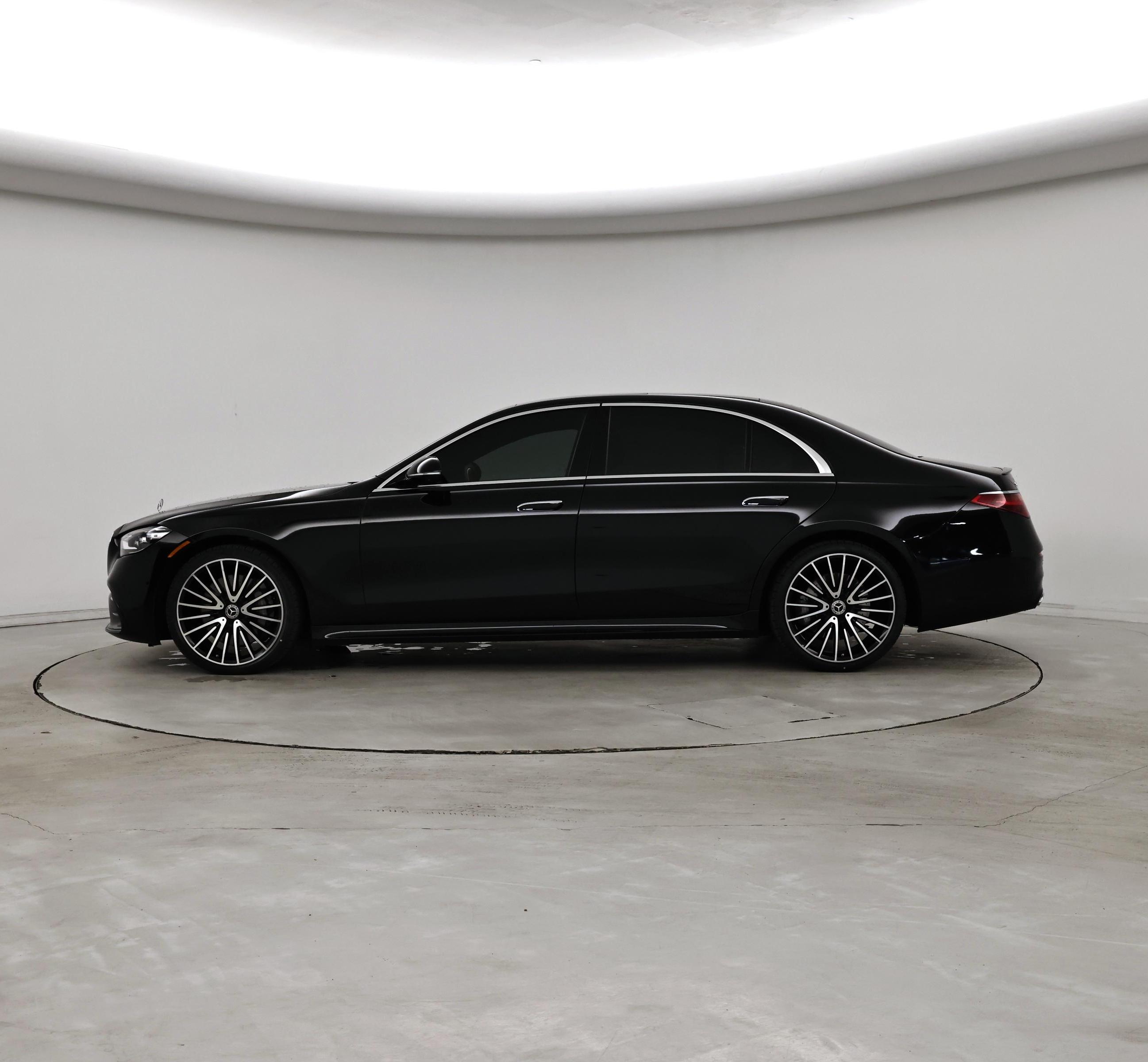Thumbnail: 2022 Mercedes-Benz S-Class - 3