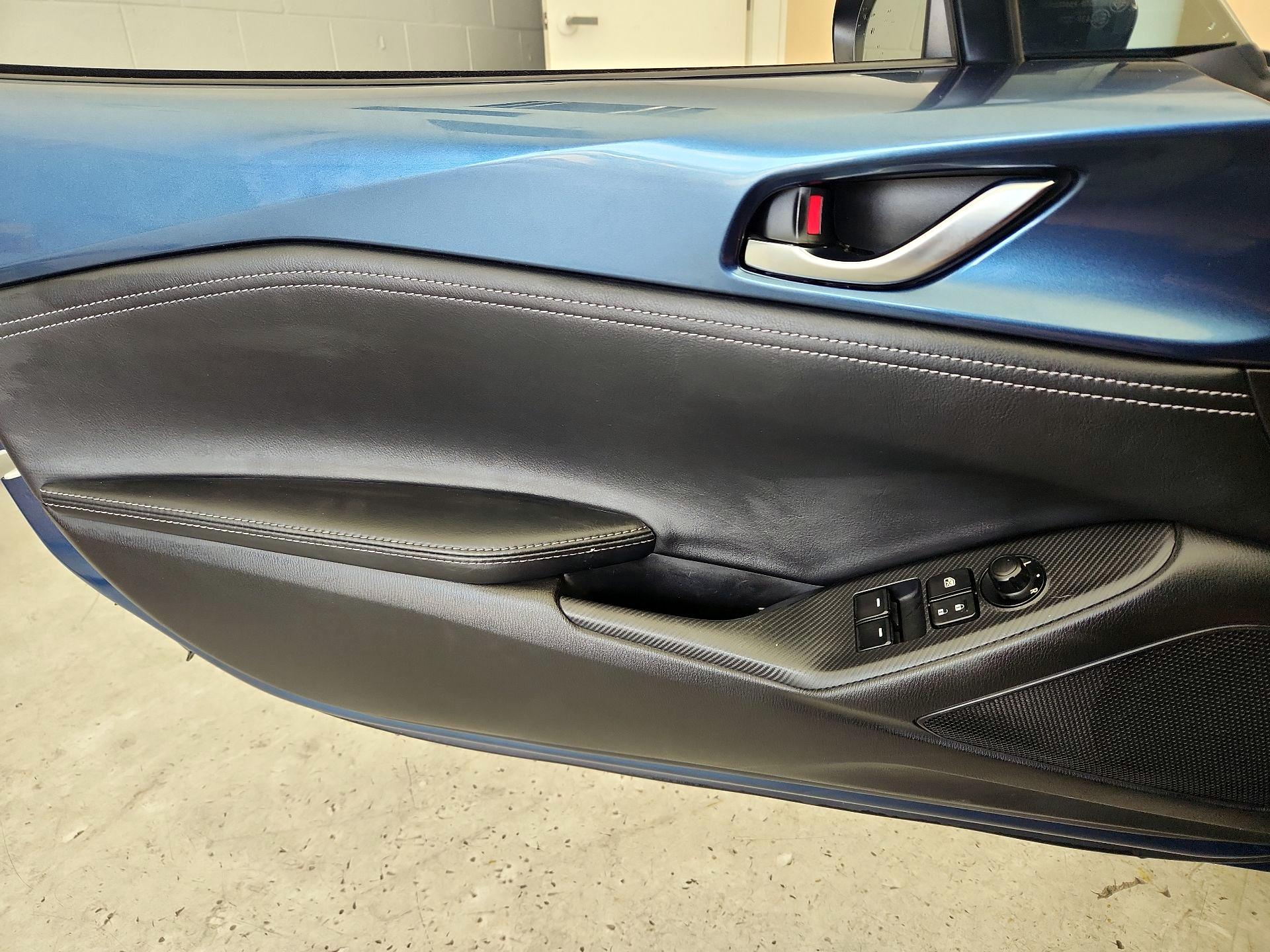 Thumbnail: 2020 Mazda MX-5 Miata - 12