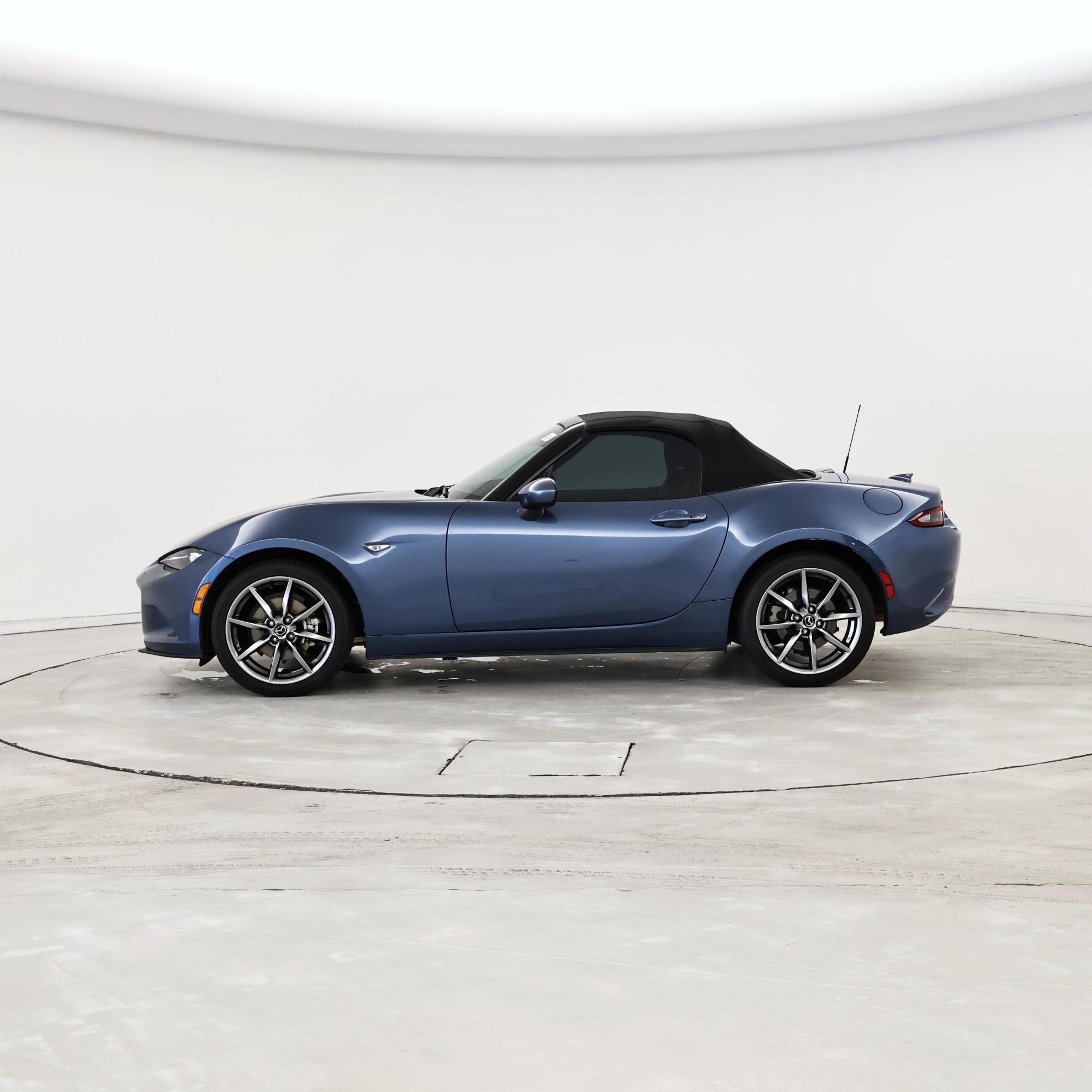 Thumbnail: 2020 Mazda MX-5 Miata - 3