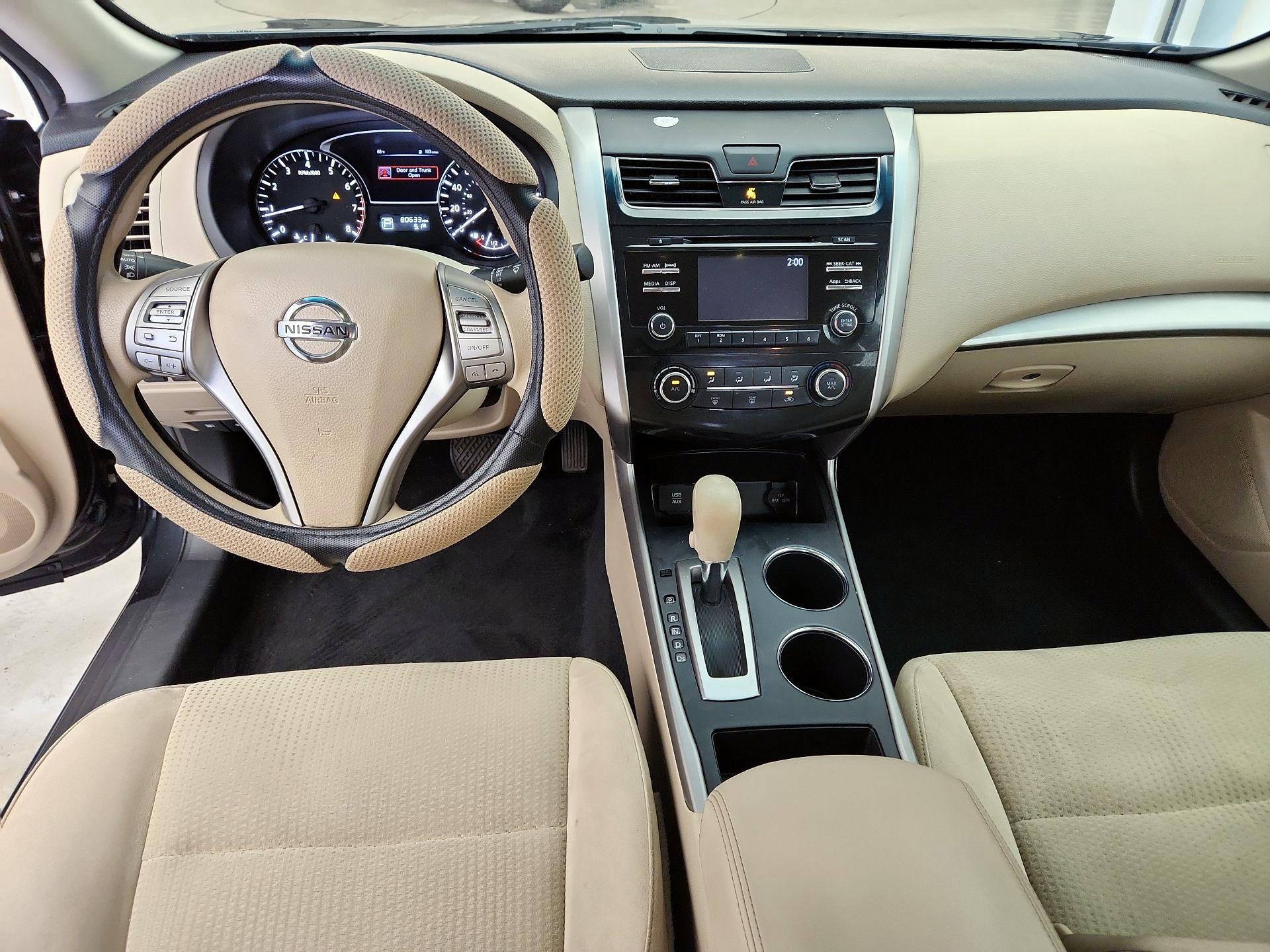 Thumbnail: 2015 Nissan Altima - 9