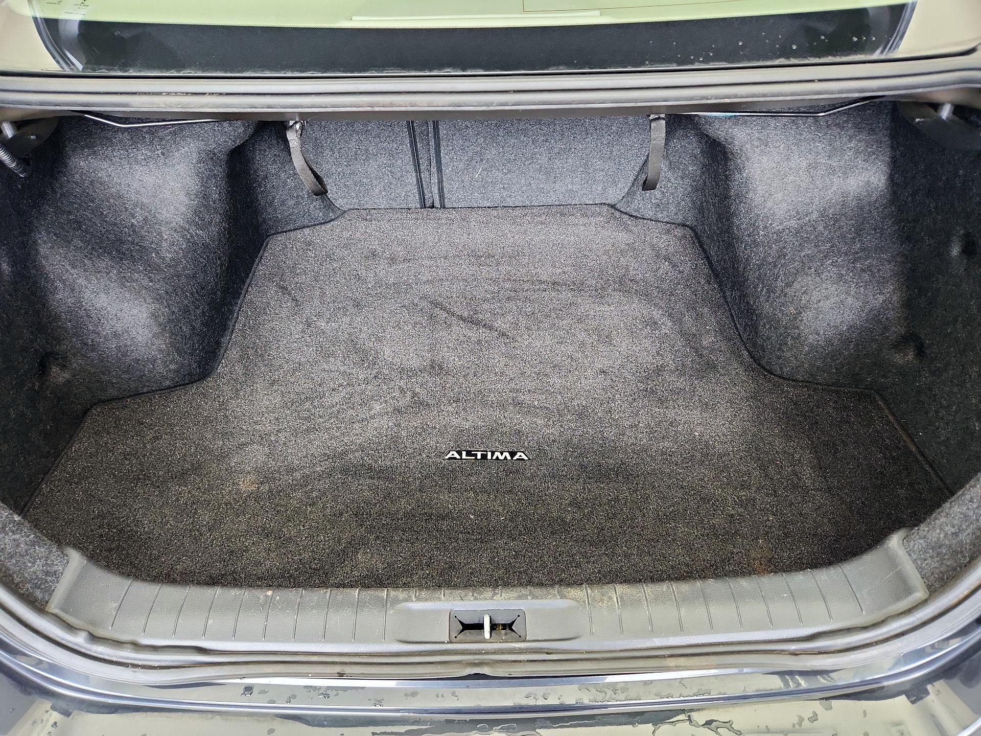 Thumbnail: 2015 Nissan Altima - 19