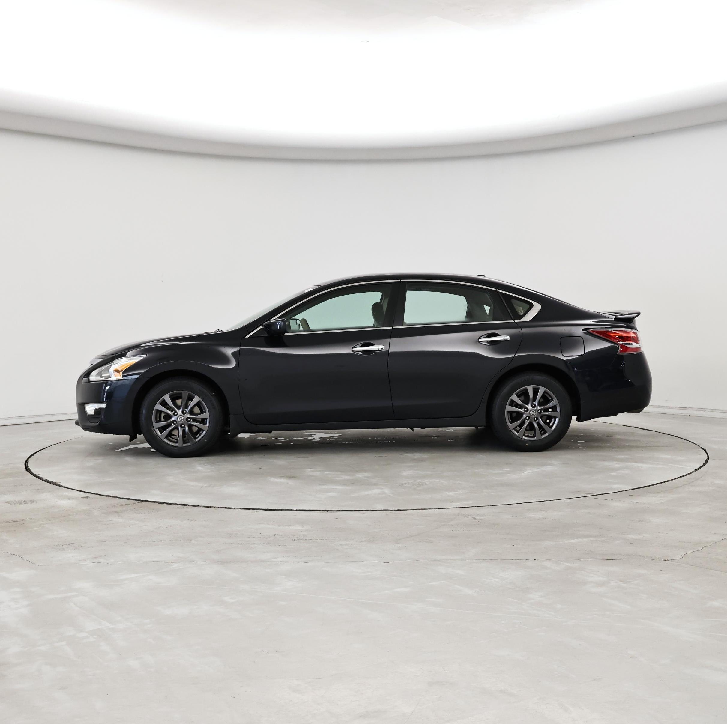 Thumbnail: 2015 Nissan Altima - 3