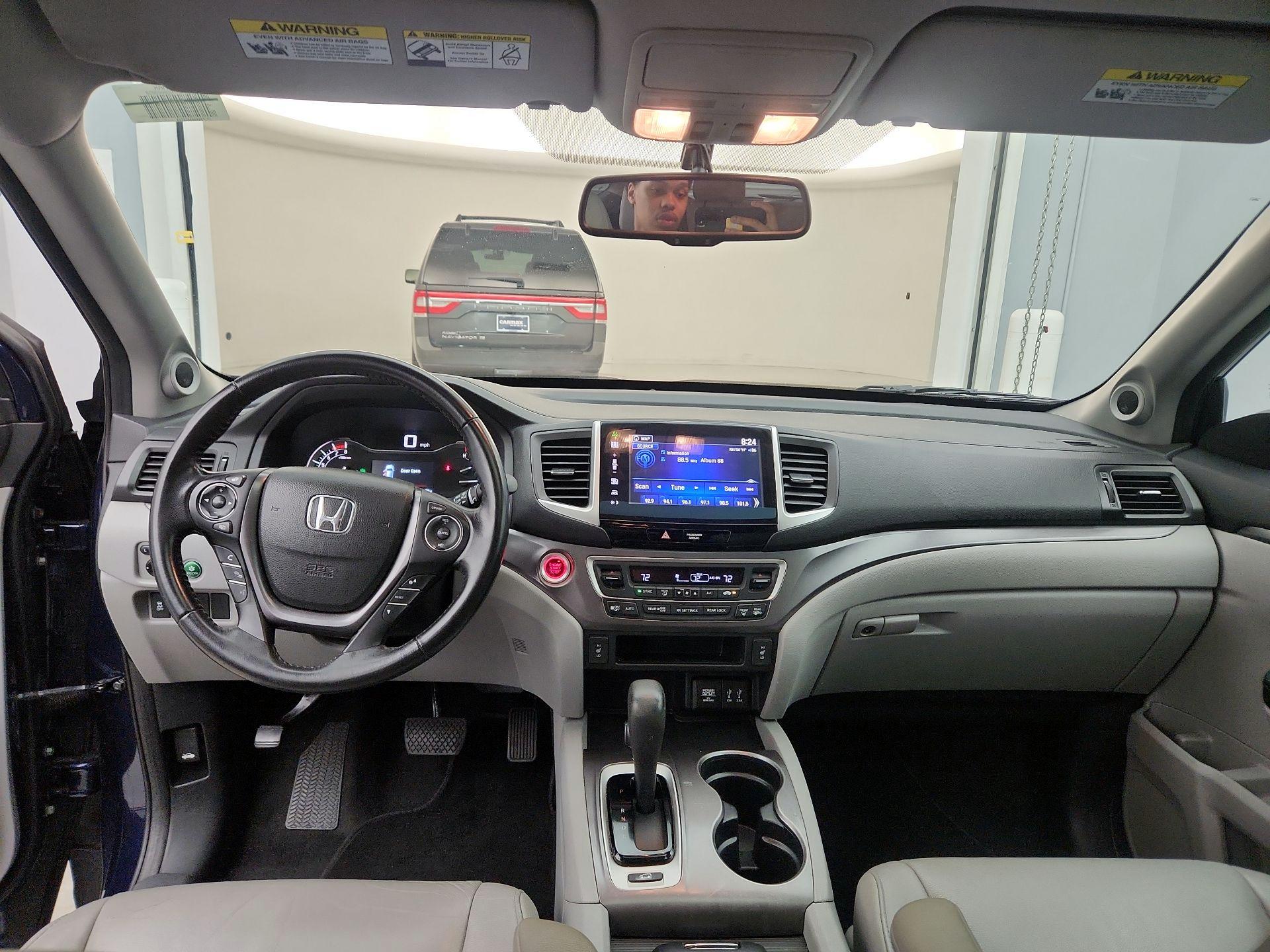 Thumbnail: 2016 Honda Pilot - 9