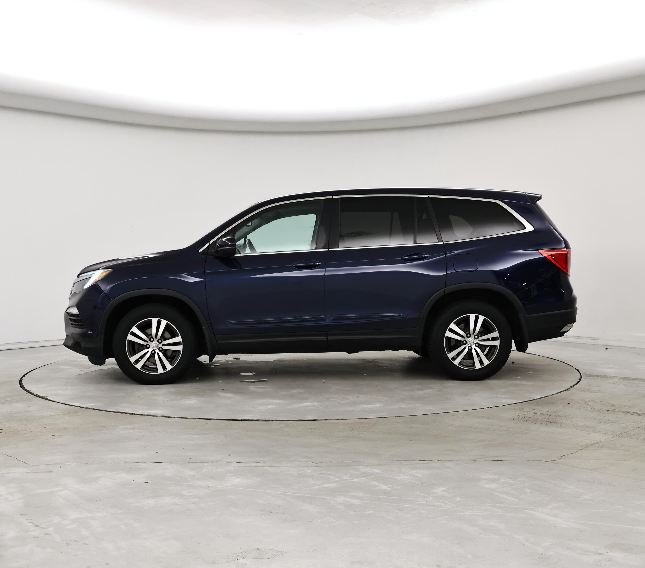 Thumbnail: 2016 Honda Pilot - 3