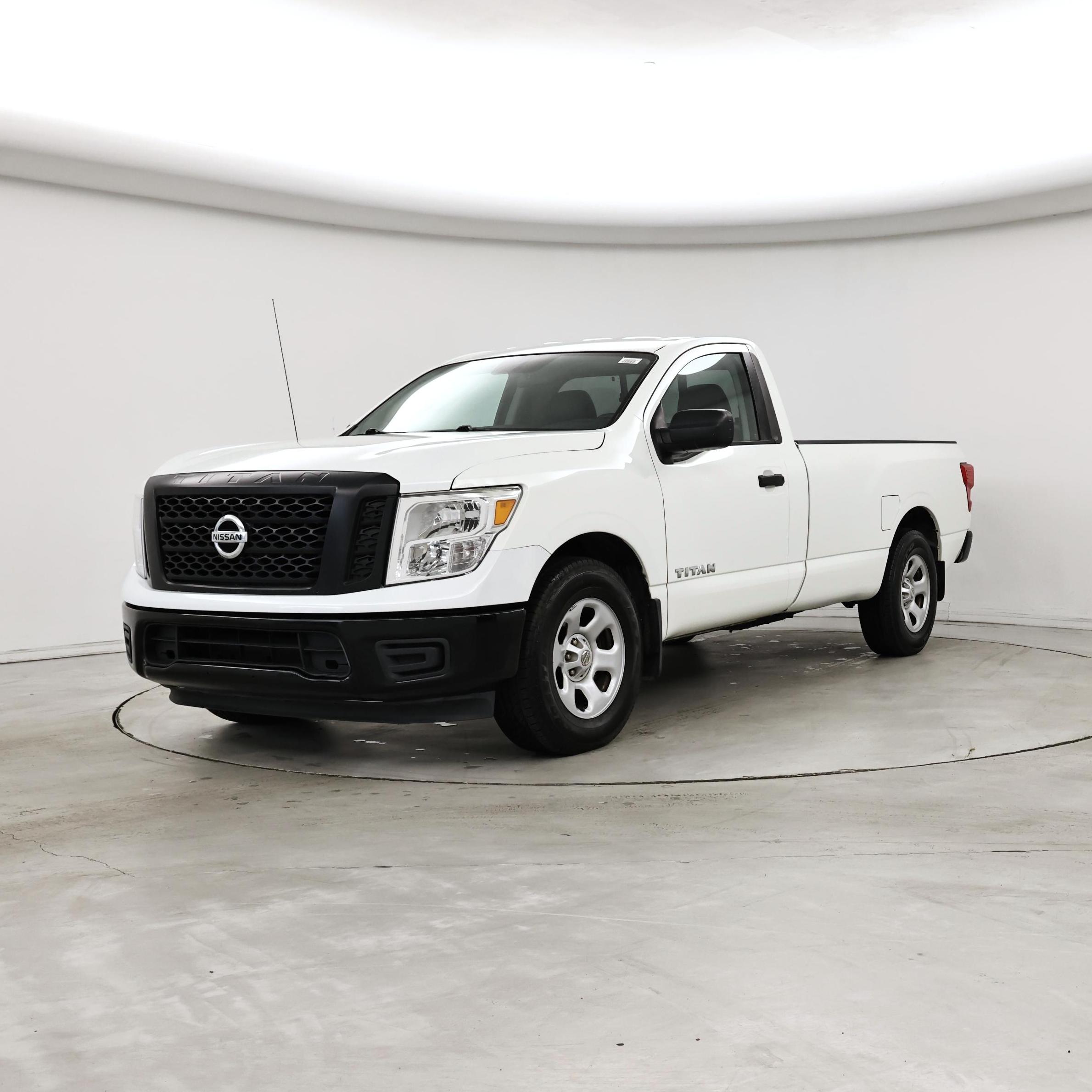 Thumbnail: 2017 Nissan Titan - 4