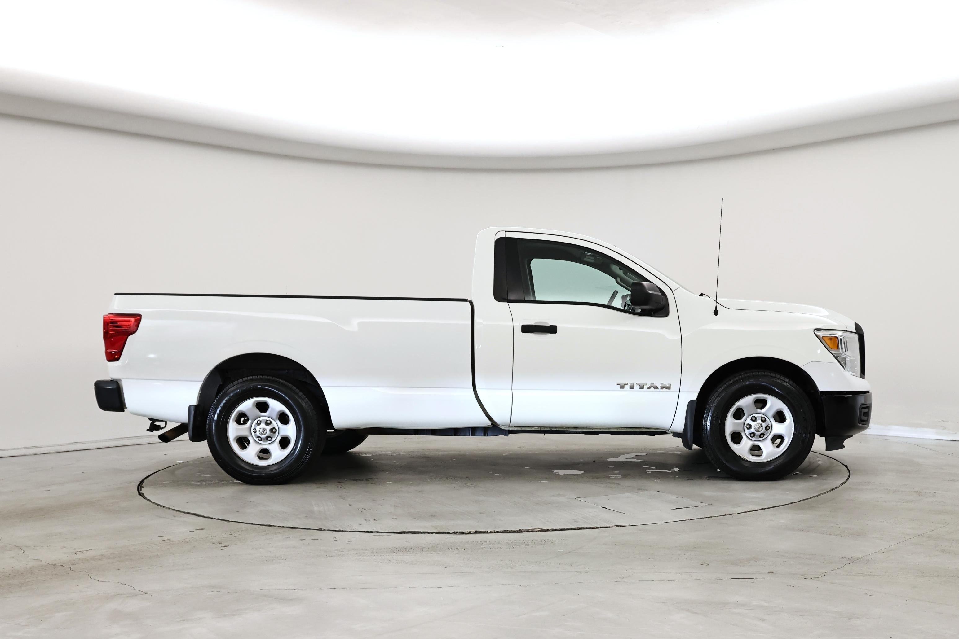 Thumbnail: 2017 Nissan Titan - 7
