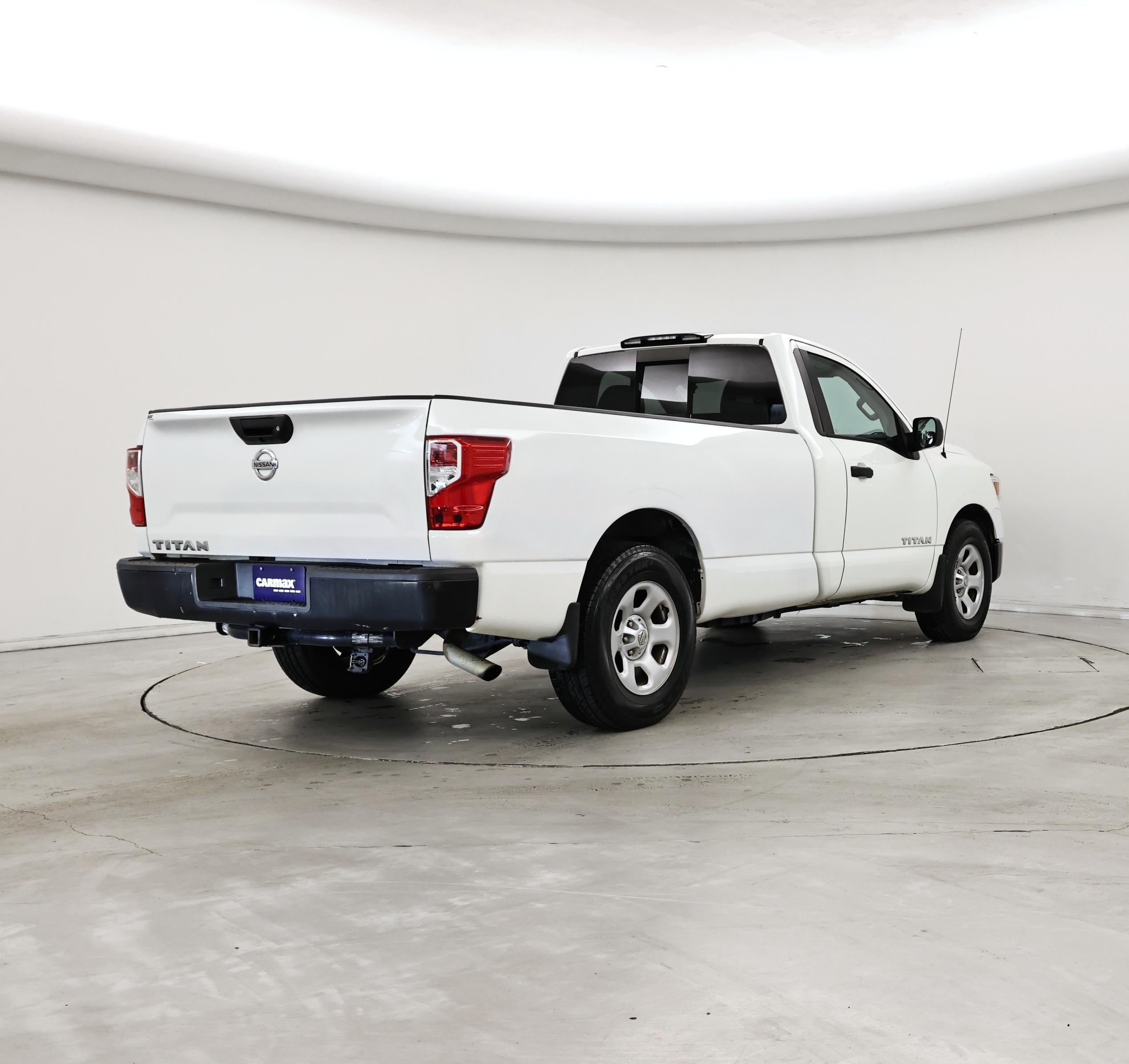 Thumbnail: 2017 Nissan Titan - 8