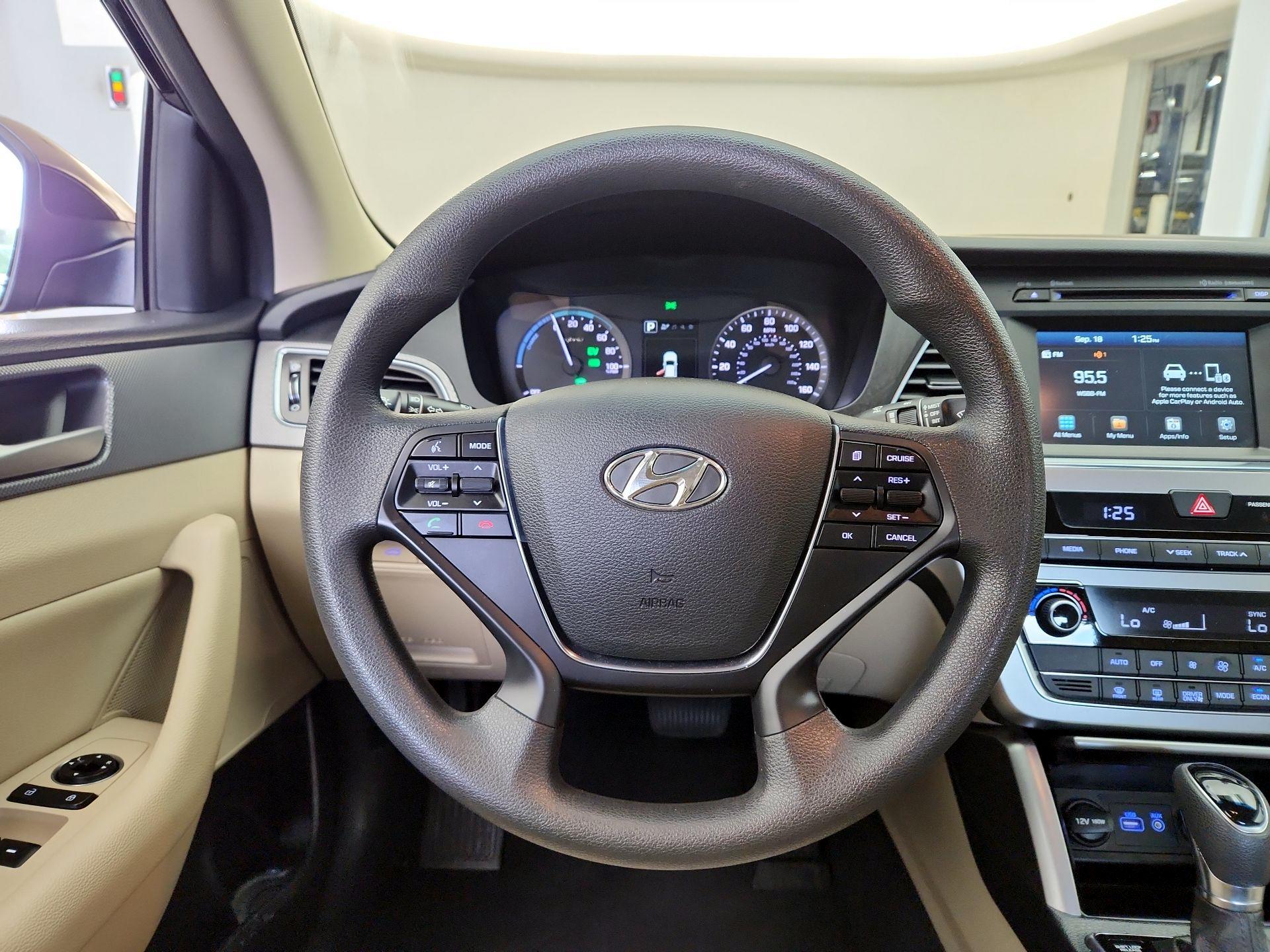 Thumbnail: 2017 Hyundai Sonata - 10