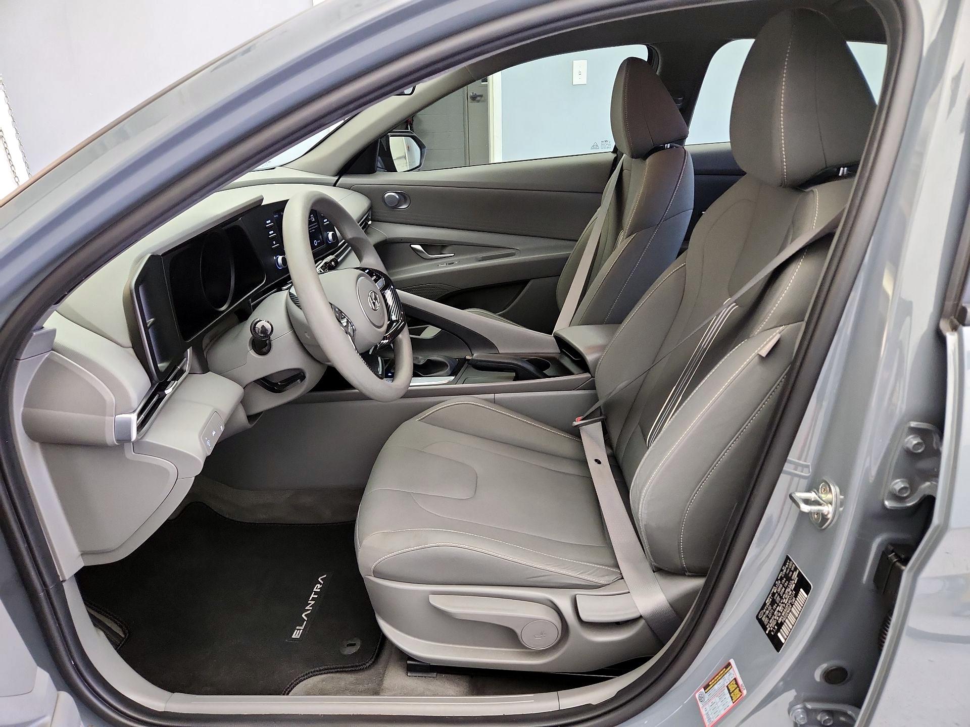 Thumbnail: 2023 Hyundai Elantra - 11