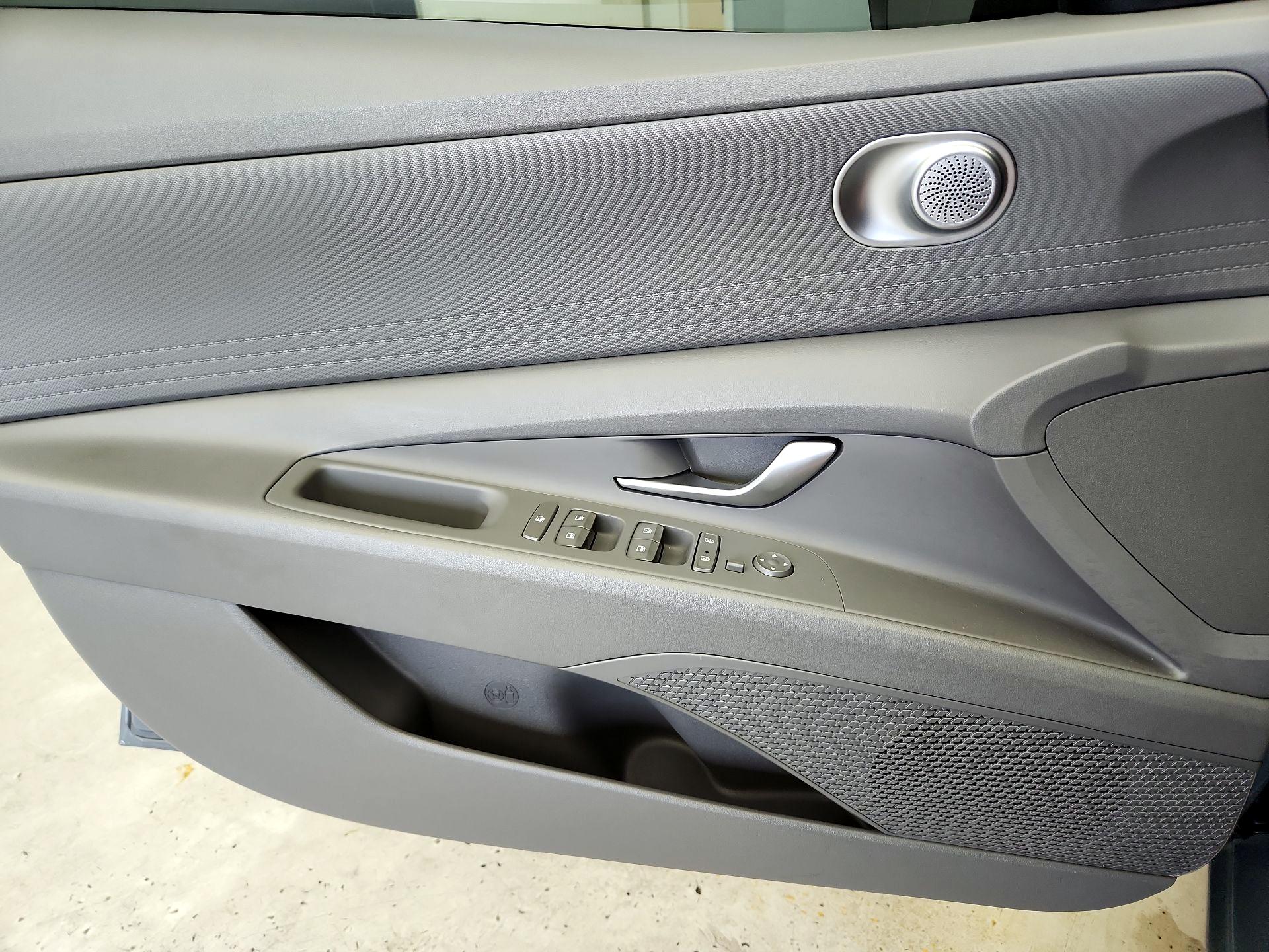 Thumbnail: 2023 Hyundai Elantra - 12